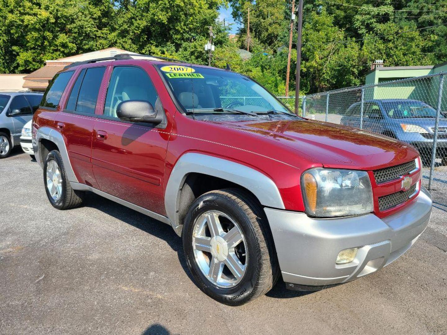2007 RED CHEVROLET TRAILBLAZER LS (1GNDT13S872) with an 4.2L engine, Automatic transmission, located at 117 North Cameron Street, Harrisburg, PA, 17101, (717) 963-8962, 40.267021, -76.875351 - Photo#6