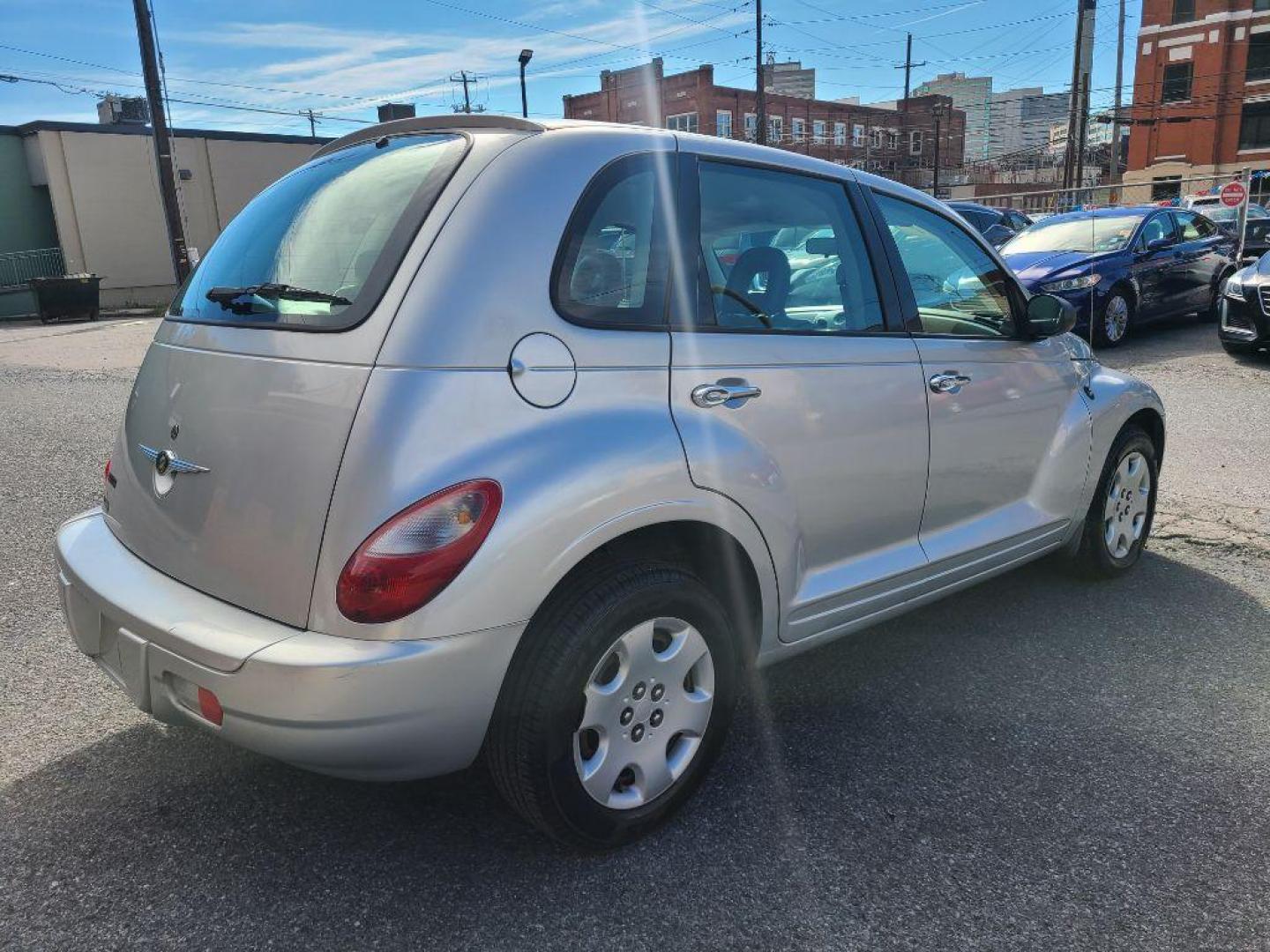 2007 SILVER CHRYSLER PT CRUISER WAGON (3A4FY48B77T) with an 2.4L engine, Automatic transmission, located at 117 North Cameron Street, Harrisburg, PA, 17101, (717) 963-8962, 40.267021, -76.875351 - WE FINANCE!!! Good Credit/ Bad Credit/ No Credit - ALL Trade-Ins Welcomed!!! ***Guaranteed Credit Approval*** APPLY ONLINE or CALL us TODAY ;) Please call us to discuss your cash and financing options. - Photo#4