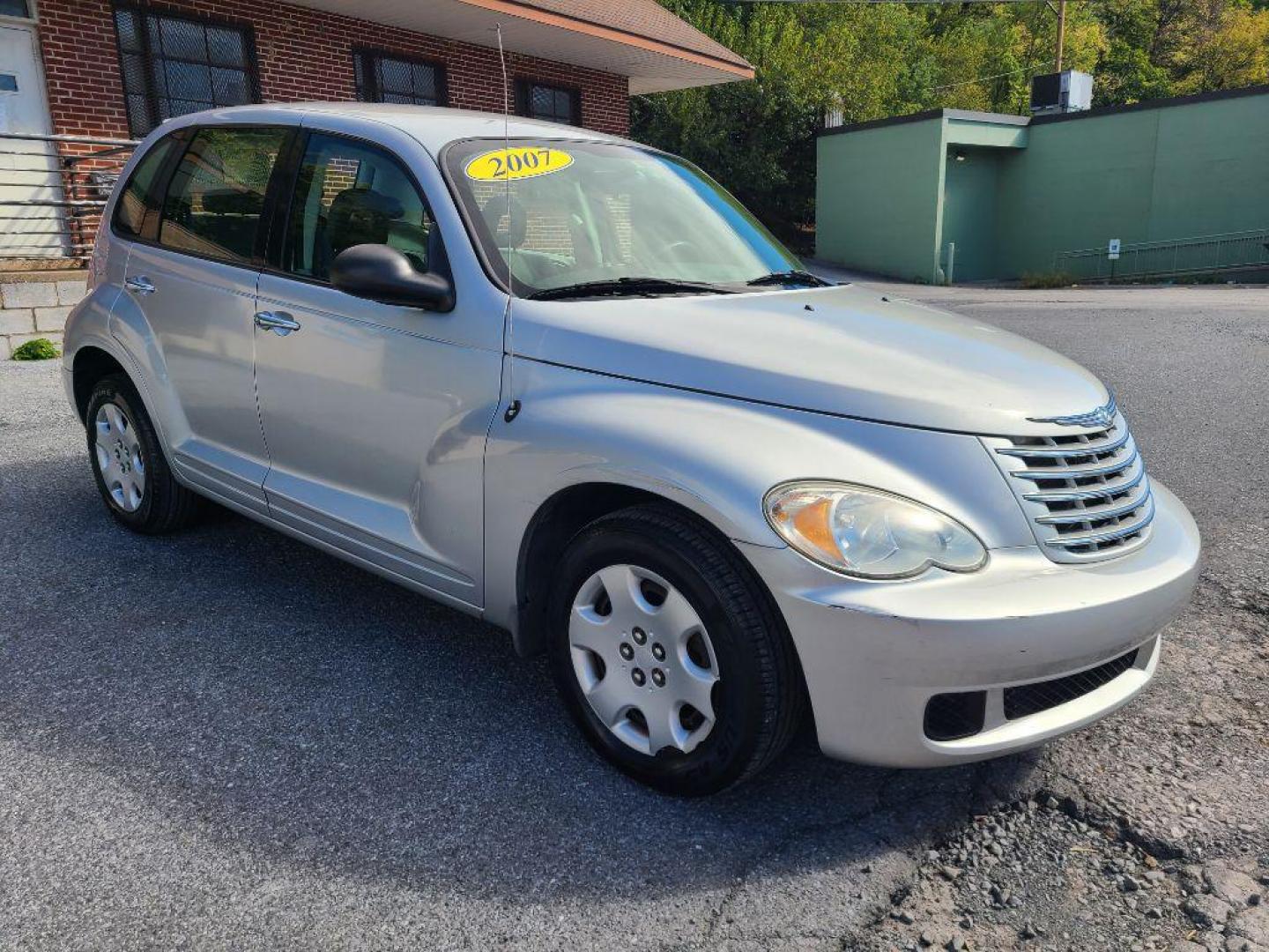 2007 SILVER CHRYSLER PT CRUISER WAGON (3A4FY48B77T) with an 2.4L engine, Automatic transmission, located at 117 North Cameron Street, Harrisburg, PA, 17101, (717) 963-8962, 40.267021, -76.875351 - WE FINANCE!!! Good Credit/ Bad Credit/ No Credit - ALL Trade-Ins Welcomed!!! ***Guaranteed Credit Approval*** APPLY ONLINE or CALL us TODAY ;) Please call us to discuss your cash and financing options. - Photo#6