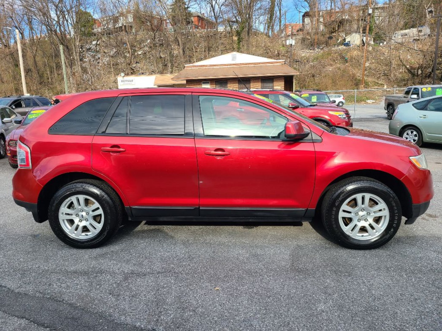 2007 RED FORD EDGE SEL (2FMDK38C77B) with an 3.5L engine, Automatic transmission, located at 117 North Cameron Street, Harrisburg, PA, 17101, (717) 963-8962, 40.267021, -76.875351 - WE FINANCE!!! Good Credit/ Challenged Credit/ No Credit - ALL Trade-Ins Welcomed!!! APPLY ONLINE or CALL us TODAY ;) Please call us to discuss your cash and/or financing options.- Photo#5