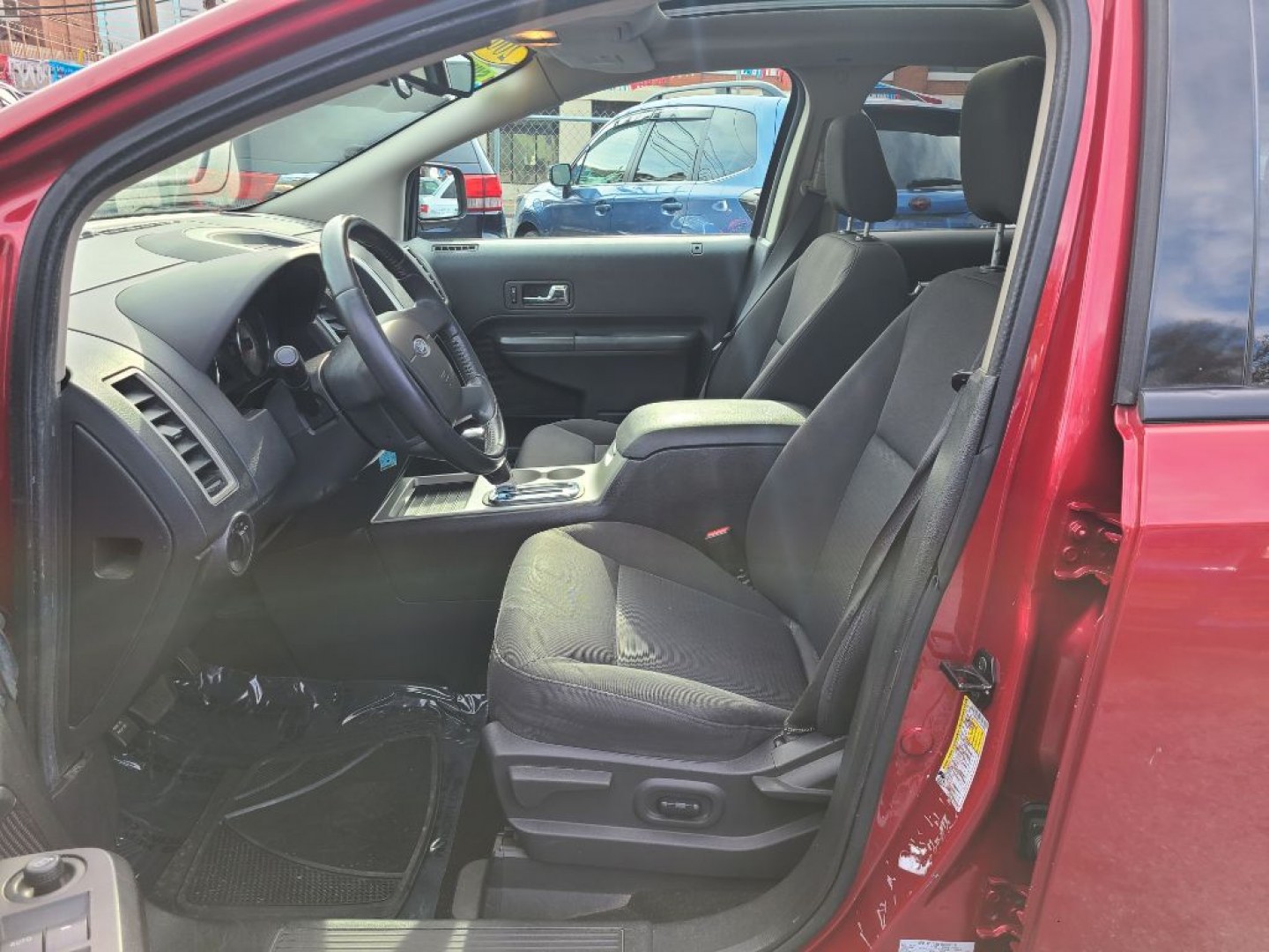 2007 RED FORD EDGE SEL (2FMDK38C77B) with an 3.5L engine, Automatic transmission, located at 117 North Cameron Street, Harrisburg, PA, 17101, (717) 963-8962, 40.267021, -76.875351 - WE FINANCE!!! Good Credit/ Challenged Credit/ No Credit - ALL Trade-Ins Welcomed!!! APPLY ONLINE or CALL us TODAY ;) Please call us to discuss your cash and/or financing options.- Photo#8