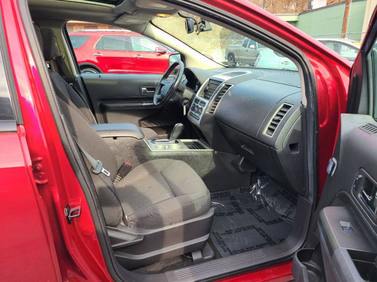 2007 RED FORD EDGE SEL (2FMDK38C77B) with an 3.5L engine, Automatic transmission, located at 117 North Cameron Street, Harrisburg, PA, 17101, (717) 963-8962, 40.267021, -76.875351 - WE FINANCE!!! Good Credit/ Challenged Credit/ No Credit - ALL Trade-Ins Welcomed!!! APPLY ONLINE or CALL us TODAY ;) Please call us to discuss your cash and/or financing options.- Photo#9