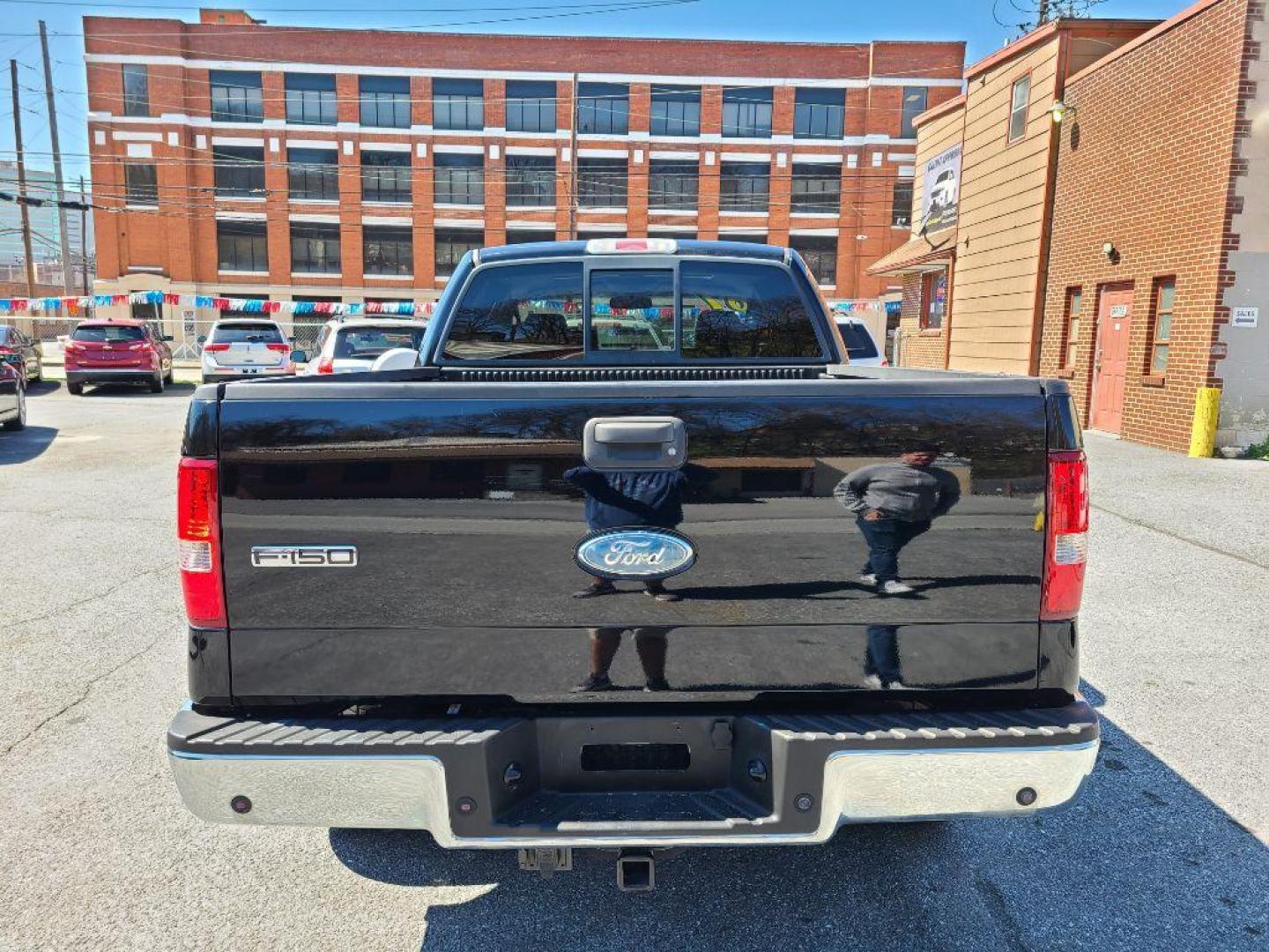 2007 BLACK FORD F150 LARIAT SUPERCREW (1FTPW14V97F) with an 5.4L engine, Automatic transmission, located at 117 North Cameron Street, Harrisburg, PA, 17101, (717) 963-8962, 40.267021, -76.875351 - WE FINANCE!!! Good Credit/ Bad Credit/ No Credit - ALL Trade-Ins Welcomed!!! ***Guaranteed Credit Approval*** APPLY ONLINE or CALL us TODAY ;) Internet Prices and Marketplace Prices are SPECIAL discounted ***CASH DEALS*** Retail Prices are higher. Please call us to discuss your cash and finan - Photo#3