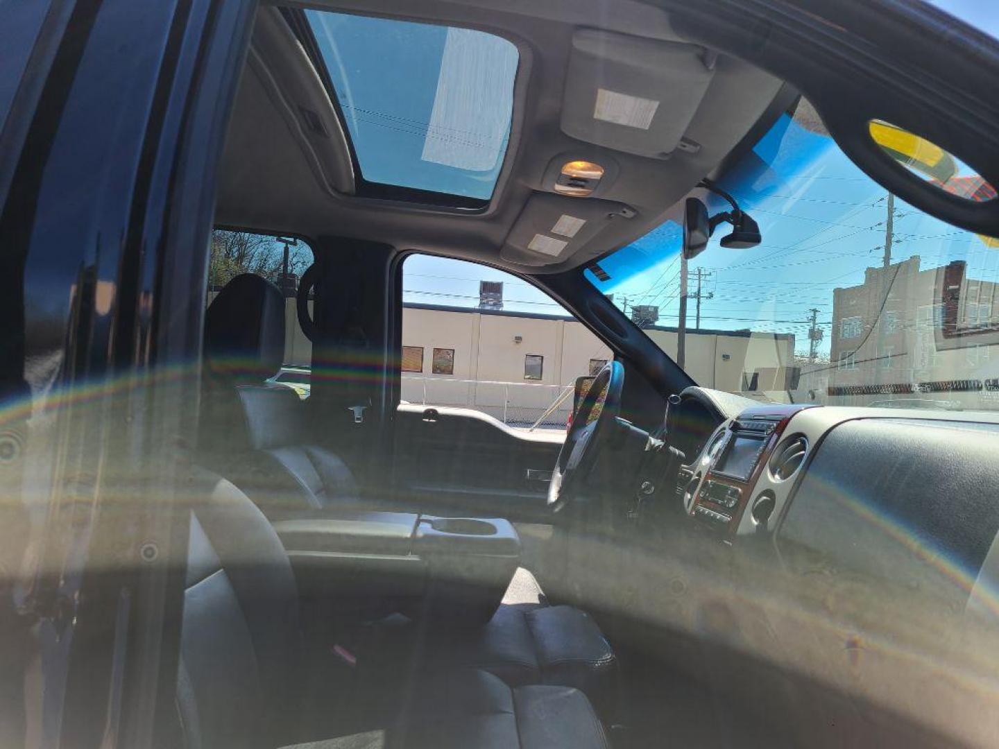 2007 BLACK FORD F150 LARIAT SUPERCREW (1FTPW14V97F) with an 5.4L engine, Automatic transmission, located at 117 North Cameron Street, Harrisburg, PA, 17101, (717) 963-8962, 40.267021, -76.875351 - WE FINANCE!!! Good Credit/ Bad Credit/ No Credit - ALL Trade-Ins Welcomed!!! ***Guaranteed Credit Approval*** APPLY ONLINE or CALL us TODAY ;) Internet Prices and Marketplace Prices are SPECIAL discounted ***CASH DEALS*** Retail Prices are higher. Please call us to discuss your cash and finan - Photo#8