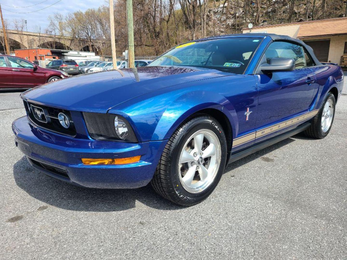 2007 BLUE FORD MUSTANG BASE (1ZVHT84N475) with an 4.0L engine, Automatic transmission, located at 117 North Cameron Street, Harrisburg, PA, 17101, (717) 963-8962, 40.267021, -76.875351 - WE FINANCE!!! Good Credit/ Bad Credit/ No Credit - ALL Trade-Ins Welcomed!!! ***Guaranteed Credit Approval*** APPLY ONLINE or CALL us TODAY ;) Internet Prices and Marketplace Prices are SPECIAL discounted ***CASH DEALS*** Retail Prices are higher. Please call us to discuss your cash and finan - Photo#0