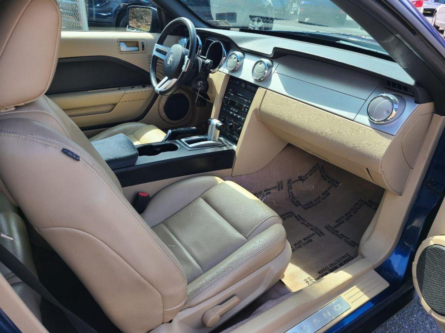 2007 BLUE FORD MUSTANG BASE (1ZVHT84N475) with an 4.0L engine, Automatic transmission, located at 117 North Cameron Street, Harrisburg, PA, 17101, (717) 963-8962, 40.267021, -76.875351 - WE FINANCE!!! Good Credit/ Bad Credit/ No Credit - ALL Trade-Ins Welcomed!!! ***Guaranteed Credit Approval*** APPLY ONLINE or CALL us TODAY ;) Internet Prices and Marketplace Prices are SPECIAL discounted ***CASH DEALS*** Retail Prices are higher. Please call us to discuss your cash and finan - Photo#11