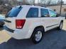 2007 WHITE JEEP GRAND CHEROKEE LAREDO (1J8GR48K37C) with an 3.7L engine, Automatic transmission, located at 117 North Cameron Street, Harrisburg, PA, 17101, (717) 963-8962, 40.267021, -76.875351 - WE FINANCE!!! Good Credit/ Bad Credit/ No Credit - ALL Trade-Ins Welcomed!!! ***Guaranteed Credit Approval*** APPLY ONLINE or CALL us TODAY ;) Internet Prices and Marketplace Prices are SPECIAL discounted ***CASH DEALS*** Retail Prices are higher. Please call us to discuss your cash and finan - Photo#15