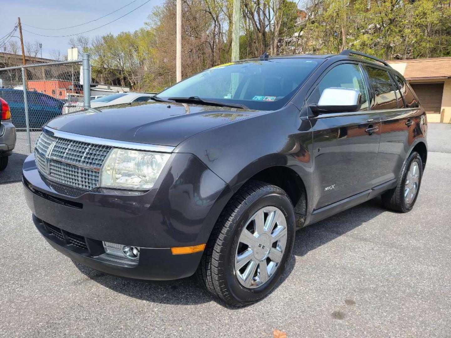 2007 GREY LINCOLN MKX AWD (2LMDU88C17B) with an 3.5L engine, Automatic transmission, located at 117 North Cameron Street, Harrisburg, PA, 17101, (717) 963-8962, 40.267021, -76.875351 - WE FINANCE!!! Good Credit/ Bad Credit/ No Credit - ALL Trade-Ins Welcomed!!! ***Guaranteed Credit Approval*** APPLY ONLINE or CALL us TODAY ;) Internet Prices and Marketplace Prices are SPECIAL discounted ***CASH DEALS*** Retail Prices are higher. Please call us to discuss your cash and finan - Photo#0