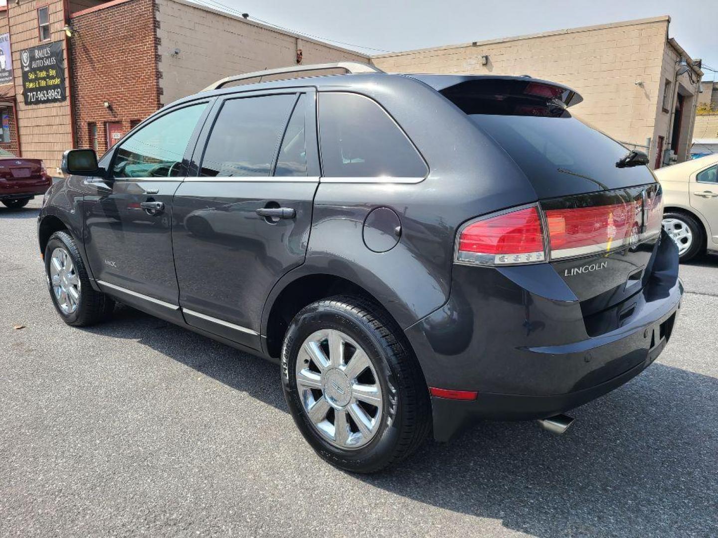 2007 GREY LINCOLN MKX AWD (2LMDU88C17B) with an 3.5L engine, Automatic transmission, located at 117 North Cameron Street, Harrisburg, PA, 17101, (717) 963-8962, 40.267021, -76.875351 - WE FINANCE!!! Good Credit/ Bad Credit/ No Credit - ALL Trade-Ins Welcomed!!! ***Guaranteed Credit Approval*** APPLY ONLINE or CALL us TODAY ;) Internet Prices and Marketplace Prices are SPECIAL discounted ***CASH DEALS*** Retail Prices are higher. Please call us to discuss your cash and finan - Photo#1