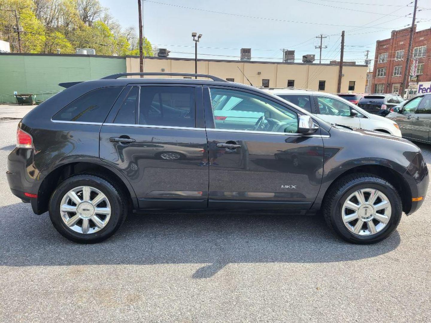 2007 GREY LINCOLN MKX AWD (2LMDU88C17B) with an 3.5L engine, Automatic transmission, located at 117 North Cameron Street, Harrisburg, PA, 17101, (717) 963-8962, 40.267021, -76.875351 - WE FINANCE!!! Good Credit/ Bad Credit/ No Credit - ALL Trade-Ins Welcomed!!! ***Guaranteed Credit Approval*** APPLY ONLINE or CALL us TODAY ;) Internet Prices and Marketplace Prices are SPECIAL discounted ***CASH DEALS*** Retail Prices are higher. Please call us to discuss your cash and finan - Photo#7