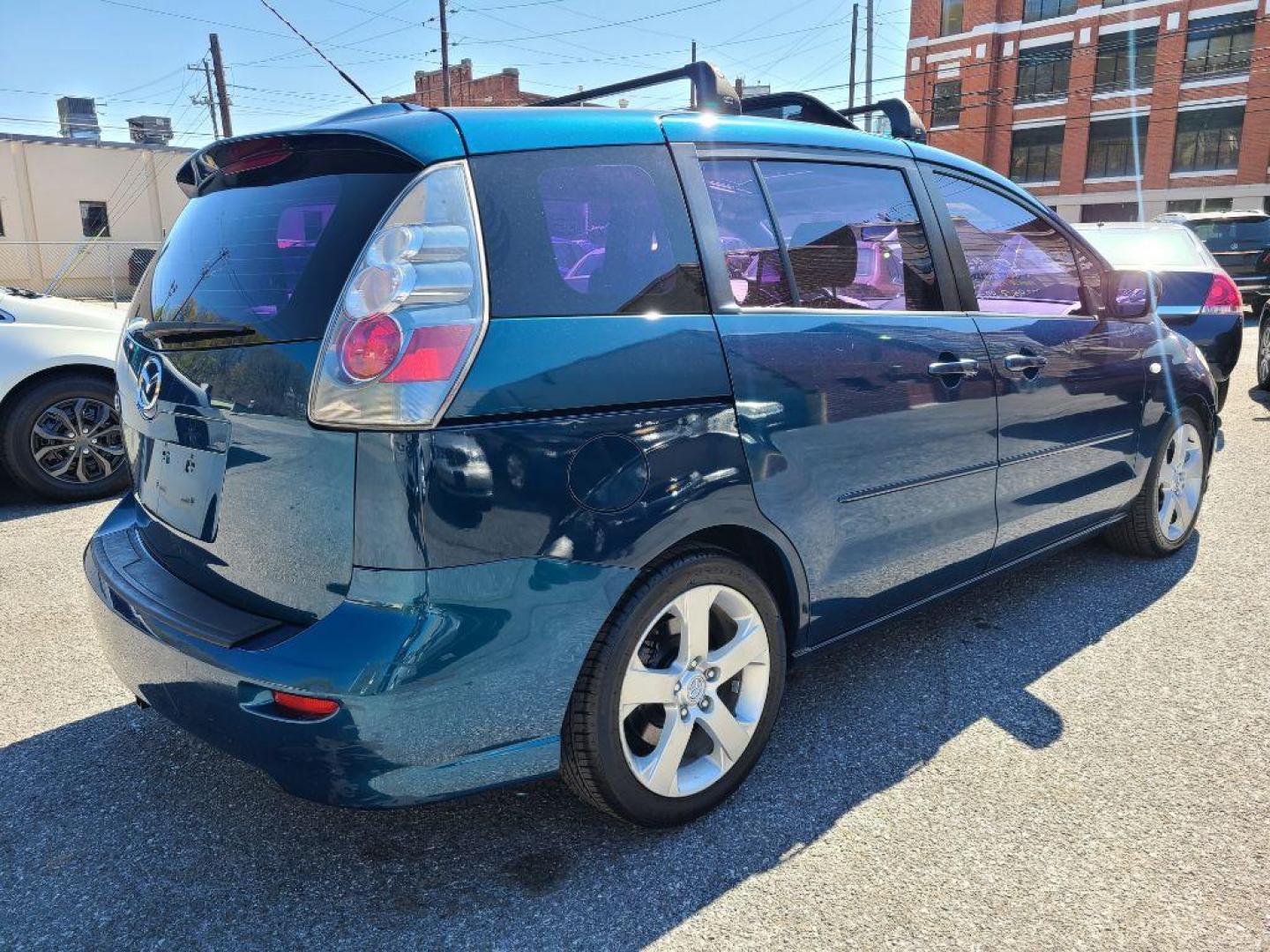 2007 BLUE MAZDA 5 TOURING (JM1CR29L070) with an 2.3L engine, Automatic transmission, located at 117 North Cameron Street, Harrisburg, PA, 17101, (717) 963-8962, 40.267021, -76.875351 - WE FINANCE!!! Good Credit/ Bad Credit/ No Credit - ALL Trade-Ins Welcomed!!! ***Guaranteed Credit Approval*** APPLY ONLINE or CALL us TODAY ;) Internet Prices and Marketplace Prices are SPECIAL discounted ***CASH DEALS*** Retail Prices are higher. Please call us to discuss your cash and finan - Photo#4