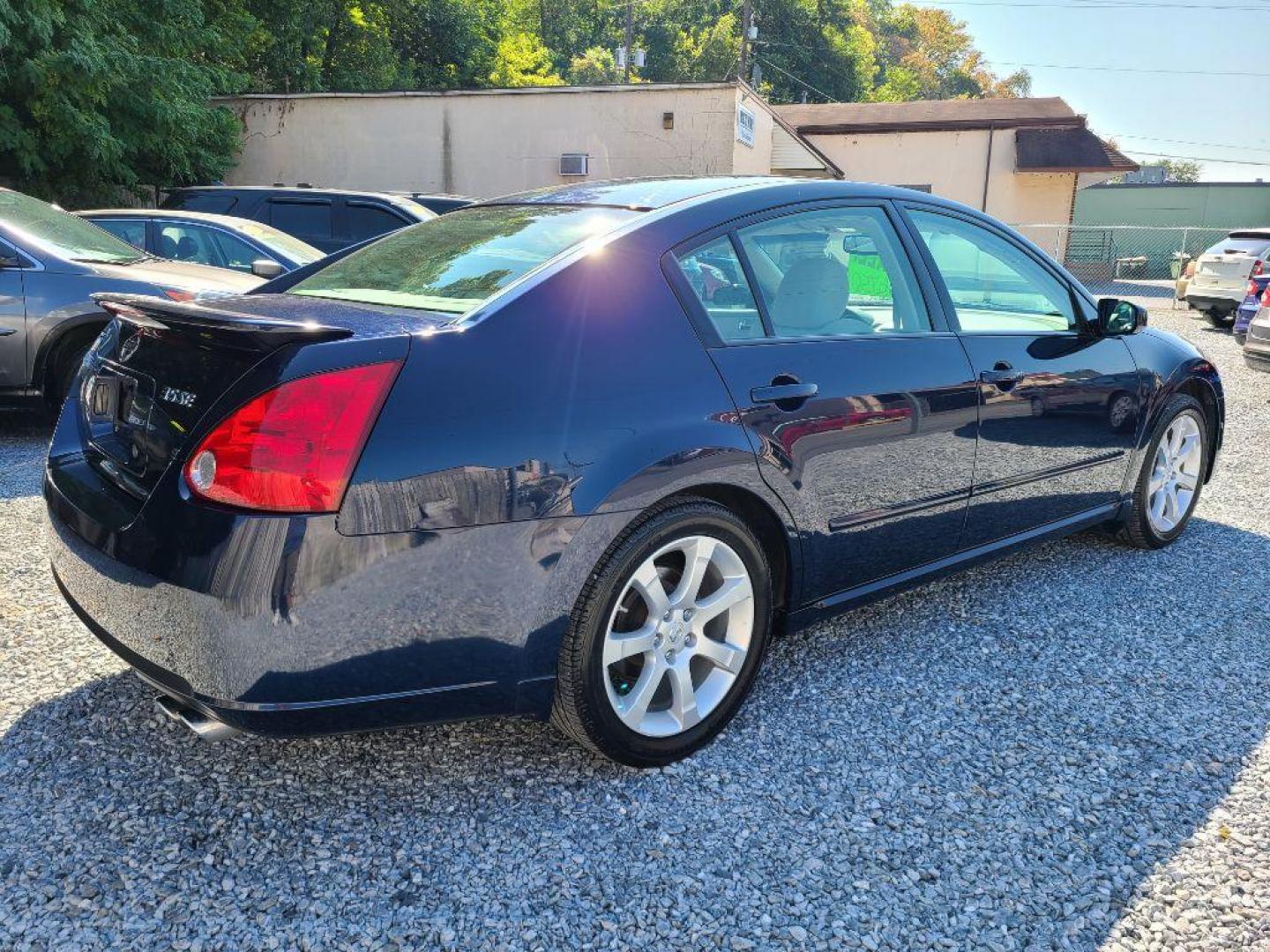 2007 BLUE NISSAN MAXIMA SE (1N4BA41E07C) with an 3.5L engine, Continuously Variable transmission, located at 117 North Cameron Street, Harrisburg, PA, 17101, (717) 963-8962, 40.267021, -76.875351 - WE FINANCE!!! Good Credit/ Bad Credit/ No Credit - ALL Trade-Ins Welcomed!!! ***Guaranteed Credit Approval*** APPLY ONLINE or CALL us TODAY ;) Internet Prices and Marketplace Prices are SPECIAL discounted ***CASH DEALS*** Retail Prices are higher. Please call us to discuss your cash and finan - Photo#4