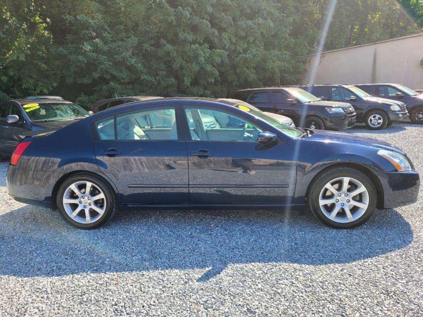 2007 BLUE NISSAN MAXIMA SE (1N4BA41E07C) with an 3.5L engine, Continuously Variable transmission, located at 117 North Cameron Street, Harrisburg, PA, 17101, (717) 963-8962, 40.267021, -76.875351 - WE FINANCE!!! Good Credit/ Bad Credit/ No Credit - ALL Trade-Ins Welcomed!!! ***Guaranteed Credit Approval*** APPLY ONLINE or CALL us TODAY ;) Internet Prices and Marketplace Prices are SPECIAL discounted ***CASH DEALS*** Retail Prices are higher. Please call us to discuss your cash and finan - Photo#5