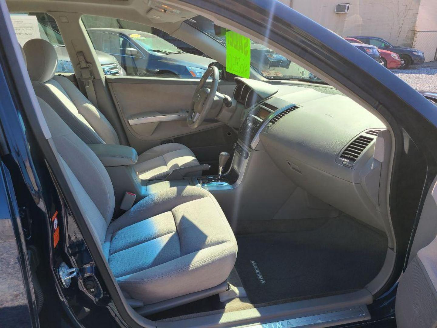 2007 BLUE NISSAN MAXIMA SE (1N4BA41E07C) with an 3.5L engine, Continuously Variable transmission, located at 117 North Cameron Street, Harrisburg, PA, 17101, (717) 963-8962, 40.267021, -76.875351 - WE FINANCE!!! Good Credit/ Bad Credit/ No Credit - ALL Trade-Ins Welcomed!!! ***Guaranteed Credit Approval*** APPLY ONLINE or CALL us TODAY ;) Internet Prices and Marketplace Prices are SPECIAL discounted ***CASH DEALS*** Retail Prices are higher. Please call us to discuss your cash and finan - Photo#9