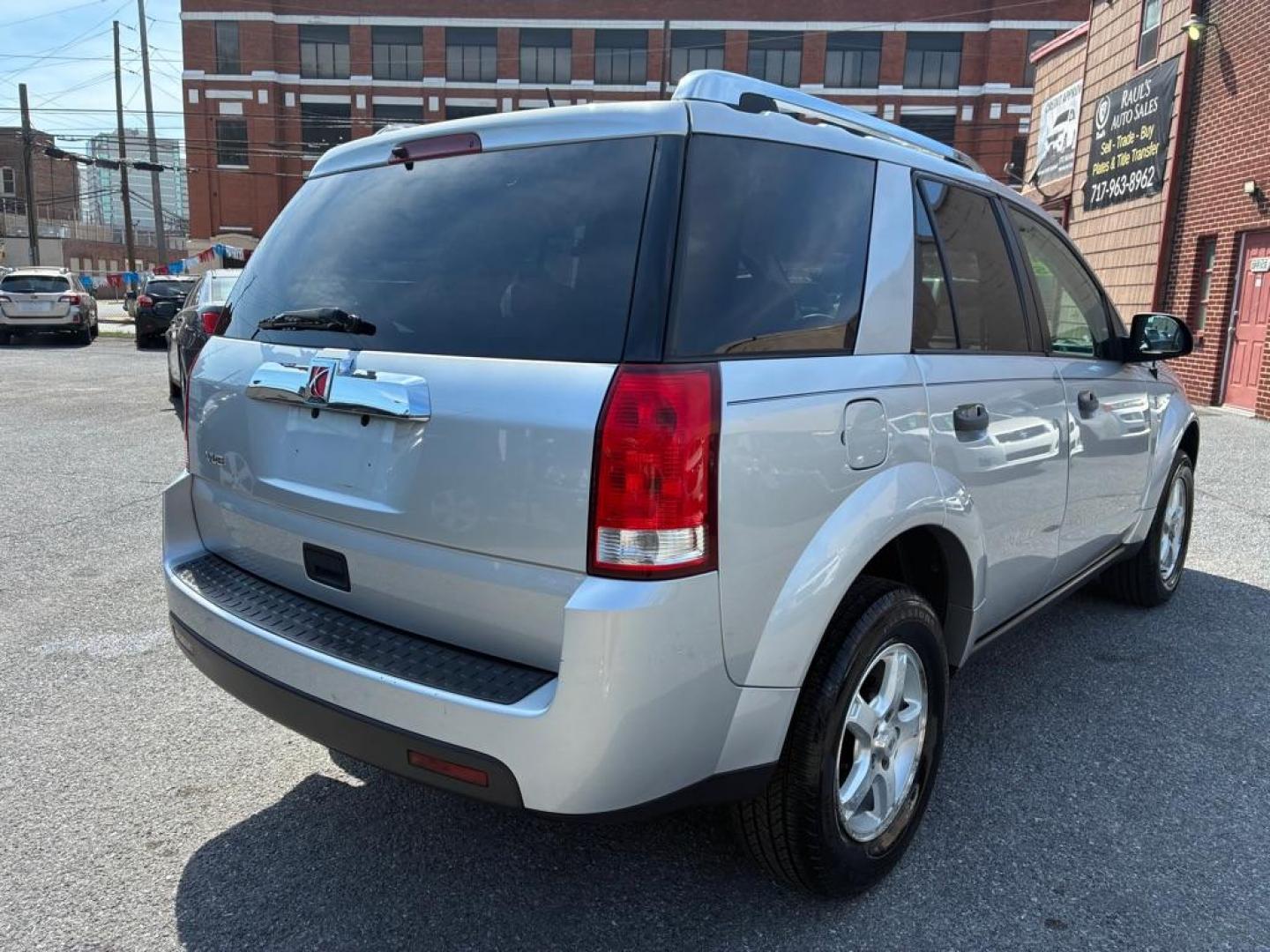2007 SILVER SATURN VUE VUE I4 (5GZCZ23D37S) with an 2.2L engine, Automatic transmission, located at 117 North Cameron Street, Harrisburg, PA, 17101, (717) 963-8962, 40.267021, -76.875351 - WE FINANCE!!! Good Credit/ Challenged Credit/ No Credit - ALL Trade-Ins Welcomed!!! APPLY ONLINE or CALL us TODAY ;) Please call us to discuss your cash and/or financing options. - Photo#4