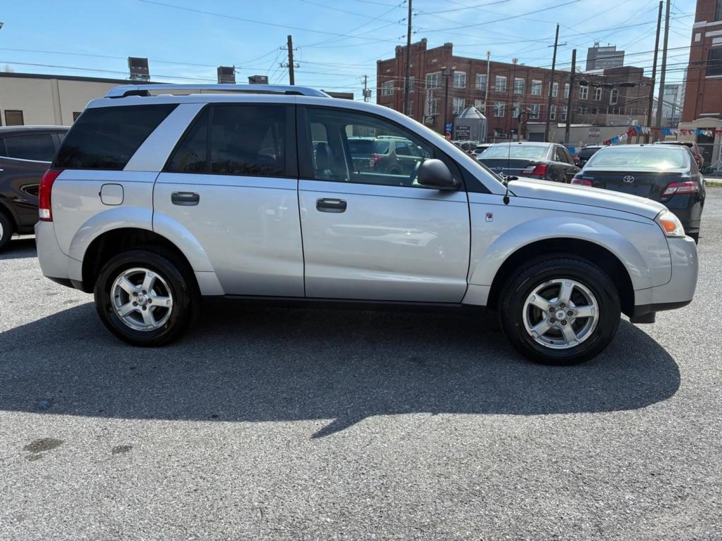 2007 SILVER SATURN VUE VUE I4 (5GZCZ23D37S) with an 2.2L engine, Automatic transmission, located at 117 North Cameron Street, Harrisburg, PA, 17101, (717) 963-8962, 40.267021, -76.875351 - WE FINANCE!!! Good Credit/ Challenged Credit/ No Credit - ALL Trade-Ins Welcomed!!! APPLY ONLINE or CALL us TODAY ;) Please call us to discuss your cash and/or financing options. - Photo#5