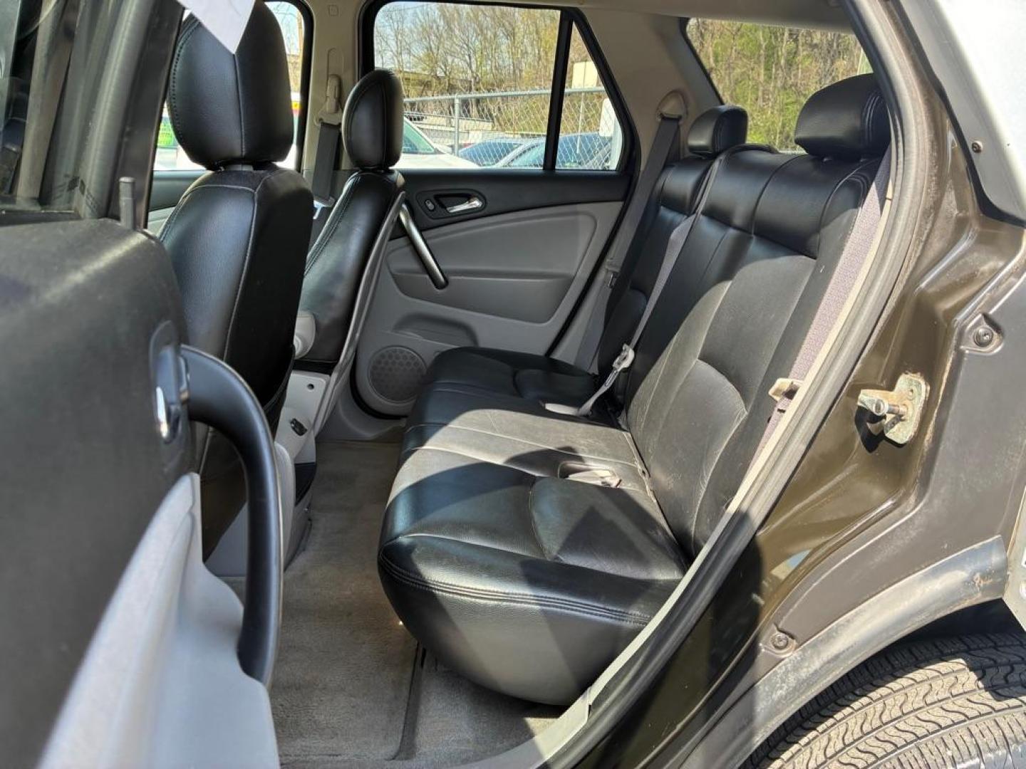 2007 SILVER SATURN VUE VUE I4 (5GZCZ23D37S) with an 2.2L engine, Automatic transmission, located at 117 North Cameron Street, Harrisburg, PA, 17101, (717) 963-8962, 40.267021, -76.875351 - WE FINANCE!!! Good Credit/ Challenged Credit/ No Credit - ALL Trade-Ins Welcomed!!! APPLY ONLINE or CALL us TODAY ;) Please call us to discuss your cash and/or financing options. - Photo#11
