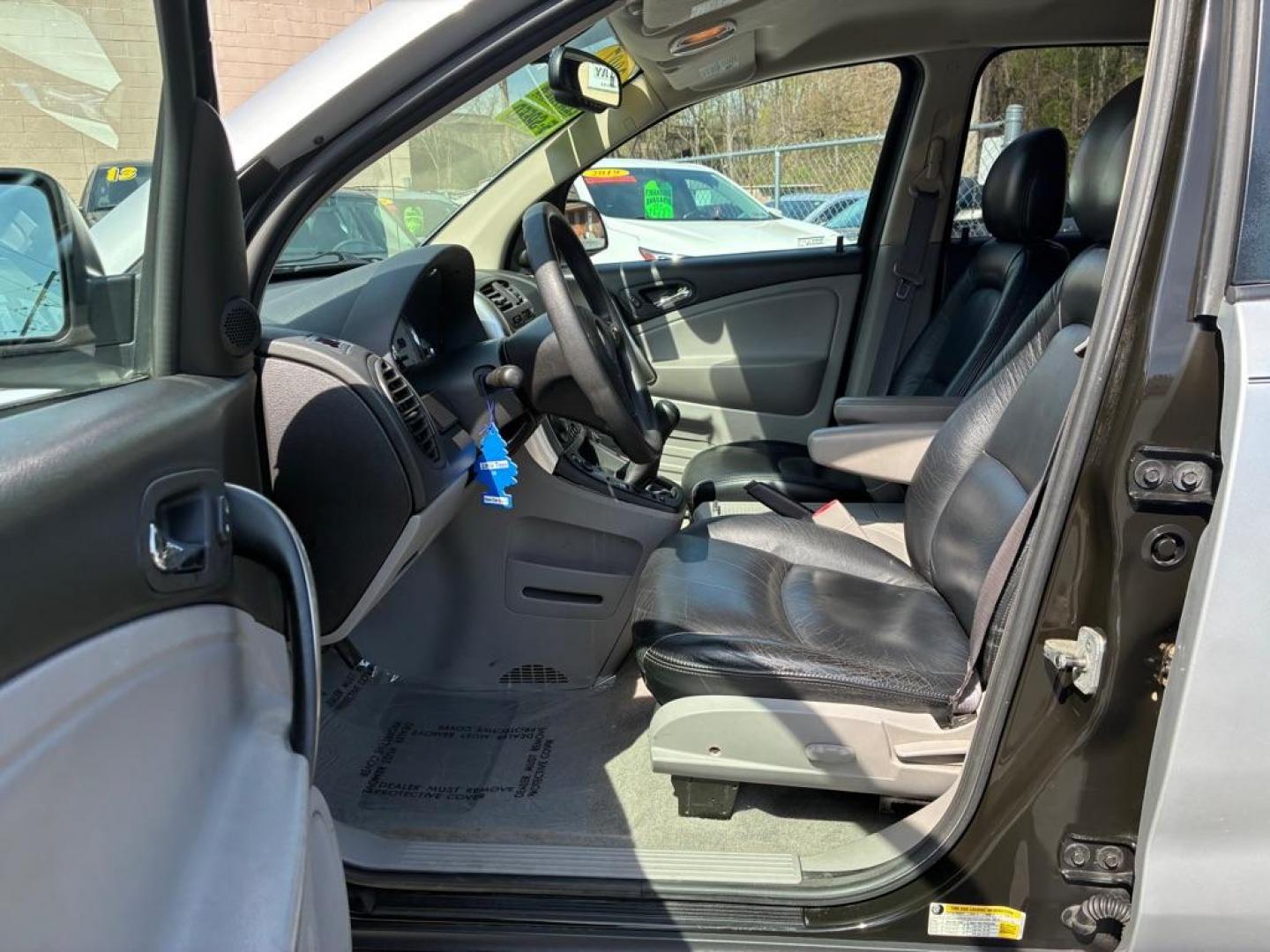 2007 SILVER SATURN VUE VUE I4 (5GZCZ23D37S) with an 2.2L engine, Automatic transmission, located at 117 North Cameron Street, Harrisburg, PA, 17101, (717) 963-8962, 40.267021, -76.875351 - WE FINANCE!!! Good Credit/ Challenged Credit/ No Credit - ALL Trade-Ins Welcomed!!! APPLY ONLINE or CALL us TODAY ;) Please call us to discuss your cash and/or financing options. - Photo#13