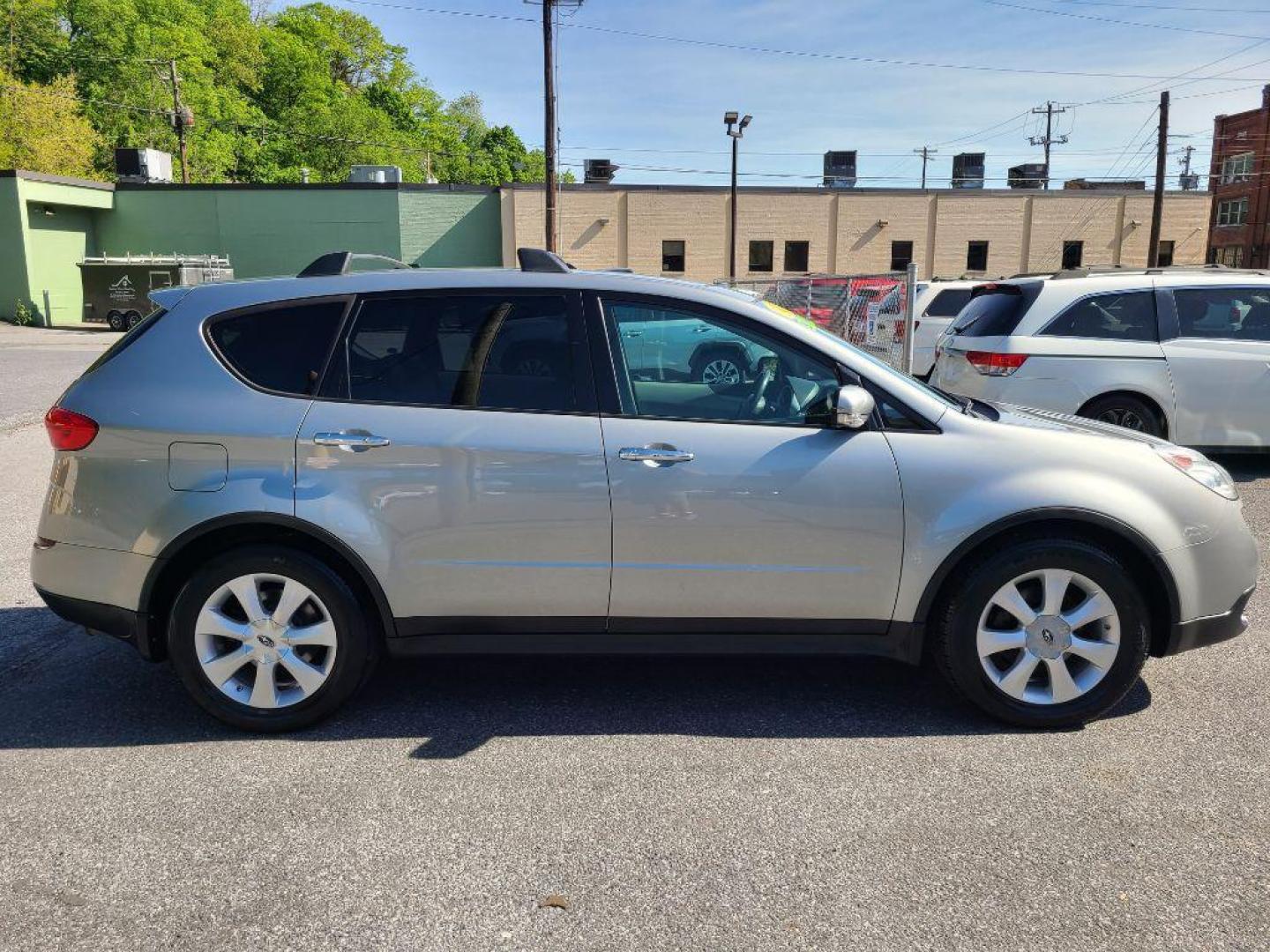 2007 SILVER SUBARU B9 TRIBECA 3.0 H6 (4S4WX82D374) with an 3.0L engine, Automatic transmission, located at 117 North Cameron Street, Harrisburg, PA, 17101, (717) 963-8962, 40.267021, -76.875351 - WE FINANCE!!! Good Credit/ Bad Credit/ No Credit - ALL Trade-Ins Welcomed!!! ***Guaranteed Credit Approval*** APPLY ONLINE or CALL us TODAY ;) Internet Prices and Marketplace Prices are SPECIAL discounted ***CASH DEALS*** Retail Prices are higher. Please call us to discuss your cash and finan - Photo#7