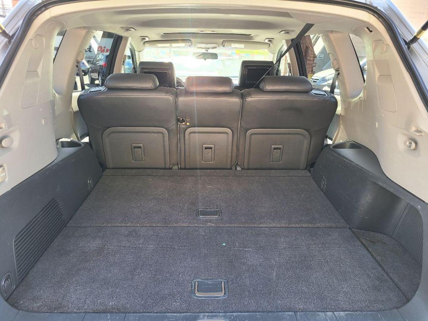 2007 SILVER SUBARU B9 TRIBECA 3.0 H6 (4S4WX82D374) with an 3.0L engine, Automatic transmission, located at 117 North Cameron Street, Harrisburg, PA, 17101, (717) 963-8962, 40.267021, -76.875351 - WE FINANCE!!! Good Credit/ Bad Credit/ No Credit - ALL Trade-Ins Welcomed!!! ***Guaranteed Credit Approval*** APPLY ONLINE or CALL us TODAY ;) Internet Prices and Marketplace Prices are SPECIAL discounted ***CASH DEALS*** Retail Prices are higher. Please call us to discuss your cash and finan - Photo#9