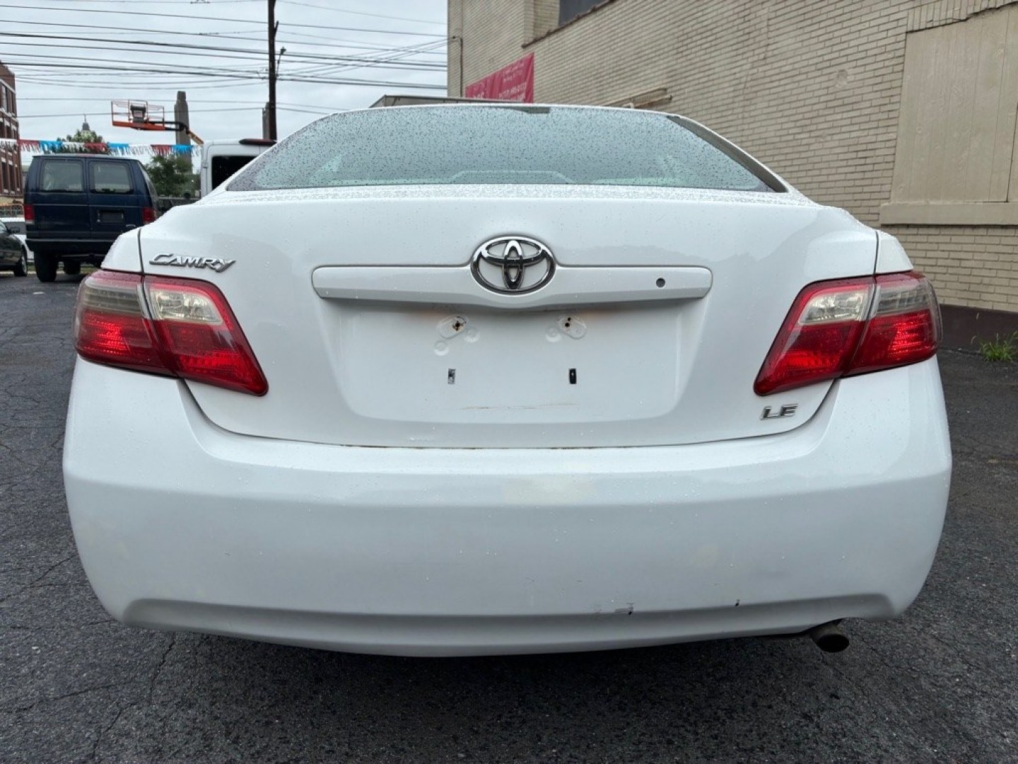 2007 WHITE TOYOTA CAMRY CE (4T1BE46K47U) with an 2.4L engine, Automatic transmission, located at 117 North Cameron Street, Harrisburg, PA, 17101, (717) 963-8962, 40.267021, -76.875351 - WE FINANCE!!! MOST vehicles are available for financing. Good Credit/ Challenged Credit/ No Credit - ALL Trade-Ins Welcomed!!! APPLY ONLINE or CALL us TODAY Please call us to discuss your cash and/or financing options. Thanks for checking our inventory! We're here to help.- Photo#3