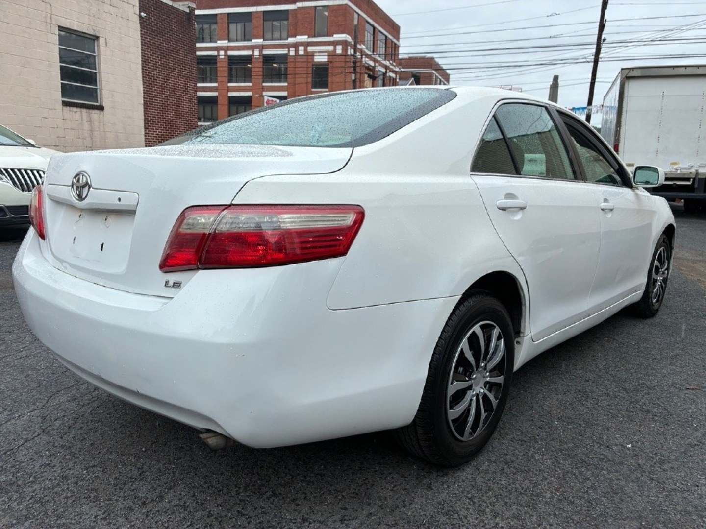 2007 WHITE TOYOTA CAMRY CE (4T1BE46K47U) with an 2.4L engine, Automatic transmission, located at 117 North Cameron Street, Harrisburg, PA, 17101, (717) 963-8962, 40.267021, -76.875351 - WE FINANCE!!! MOST vehicles are available for financing. Good Credit/ Challenged Credit/ No Credit - ALL Trade-Ins Welcomed!!! APPLY ONLINE or CALL us TODAY Please call us to discuss your cash and/or financing options. Thanks for checking our inventory! We're here to help.- Photo#4