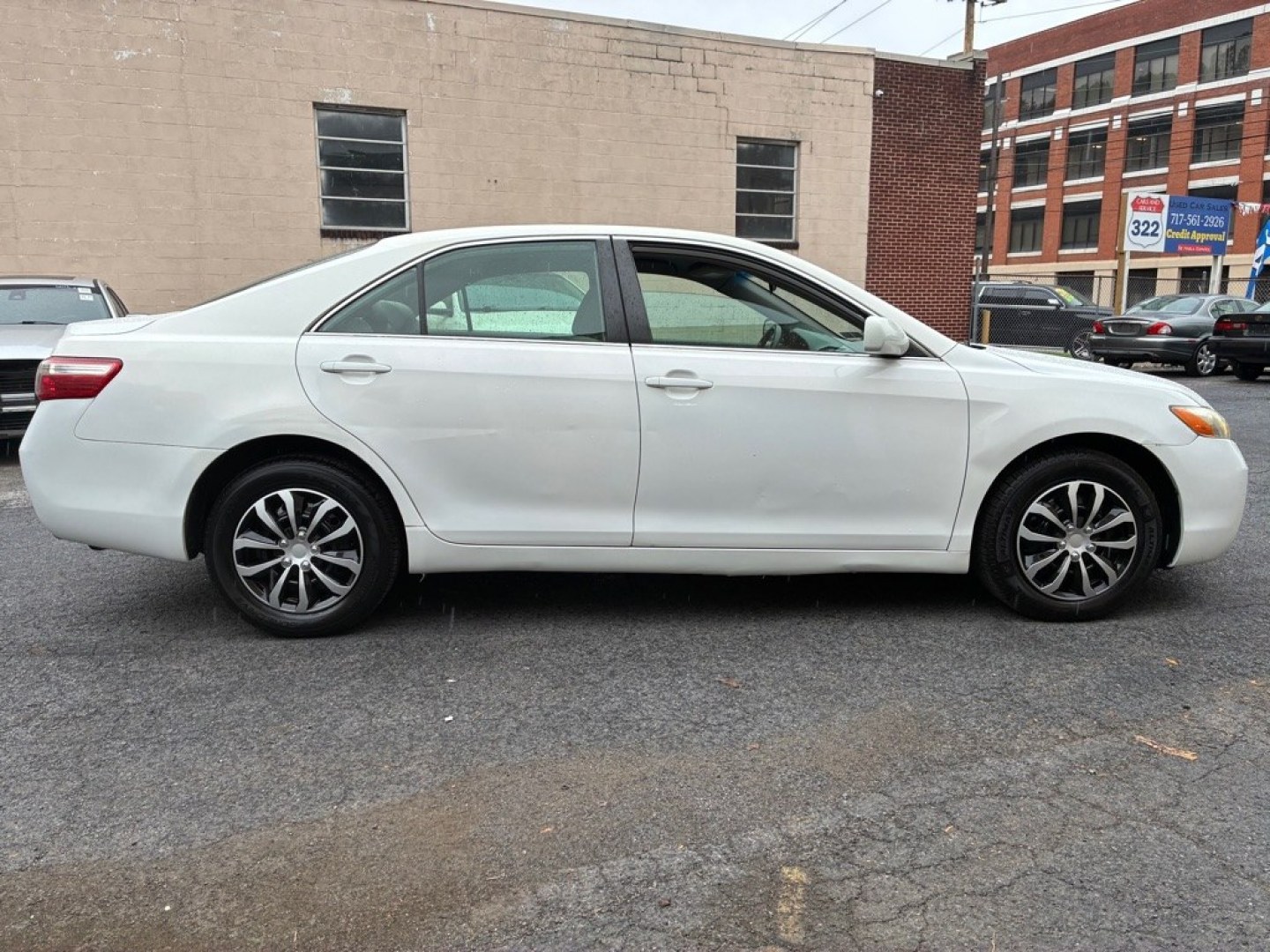 2007 WHITE TOYOTA CAMRY CE (4T1BE46K47U) with an 2.4L engine, Automatic transmission, located at 117 North Cameron Street, Harrisburg, PA, 17101, (717) 963-8962, 40.267021, -76.875351 - WE FINANCE!!! MOST vehicles are available for financing. Good Credit/ Challenged Credit/ No Credit - ALL Trade-Ins Welcomed!!! APPLY ONLINE or CALL us TODAY Please call us to discuss your cash and/or financing options. Thanks for checking our inventory! We're here to help.- Photo#5