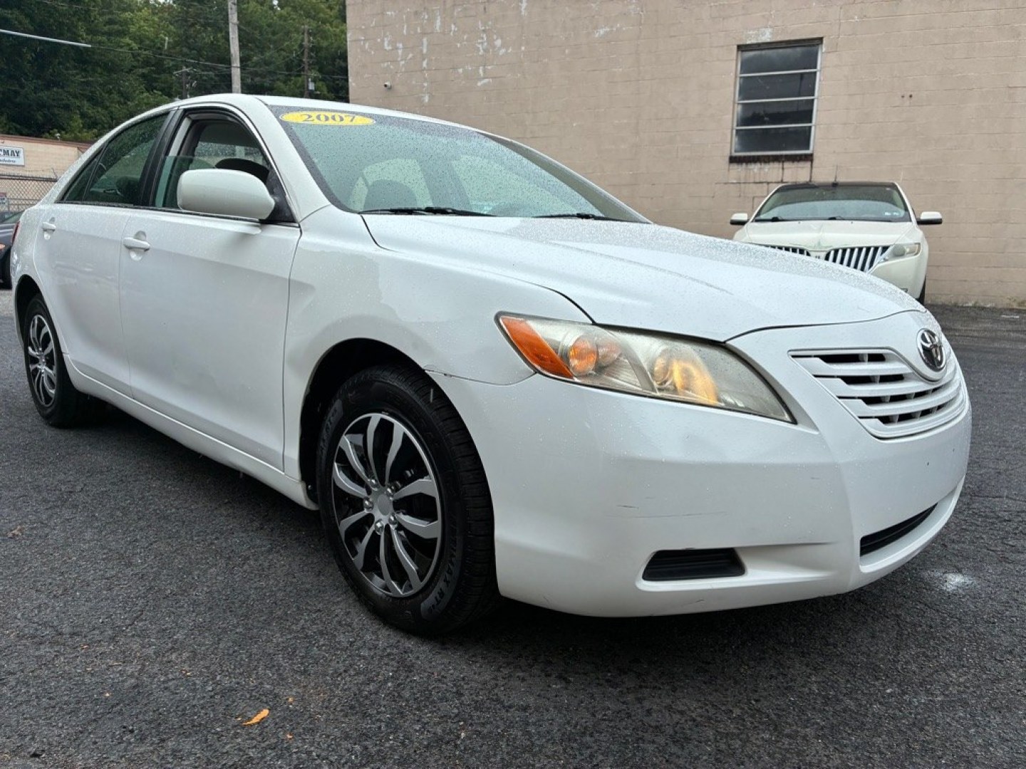 2007 WHITE TOYOTA CAMRY CE (4T1BE46K47U) with an 2.4L engine, Automatic transmission, located at 117 North Cameron Street, Harrisburg, PA, 17101, (717) 963-8962, 40.267021, -76.875351 - WE FINANCE!!! MOST vehicles are available for financing. Good Credit/ Challenged Credit/ No Credit - ALL Trade-Ins Welcomed!!! APPLY ONLINE or CALL us TODAY Please call us to discuss your cash and/or financing options. Thanks for checking our inventory! We're here to help.- Photo#6