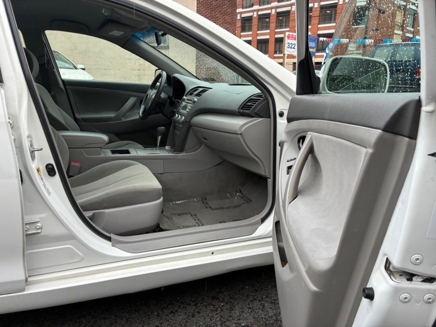 2007 WHITE TOYOTA CAMRY CE (4T1BE46K47U) with an 2.4L engine, Automatic transmission, located at 117 North Cameron Street, Harrisburg, PA, 17101, (717) 963-8962, 40.267021, -76.875351 - WE FINANCE!!! MOST vehicles are available for financing. Good Credit/ Challenged Credit/ No Credit - ALL Trade-Ins Welcomed!!! APPLY ONLINE or CALL us TODAY Please call us to discuss your cash and/or financing options. Thanks for checking our inventory! We're here to help.- Photo#8