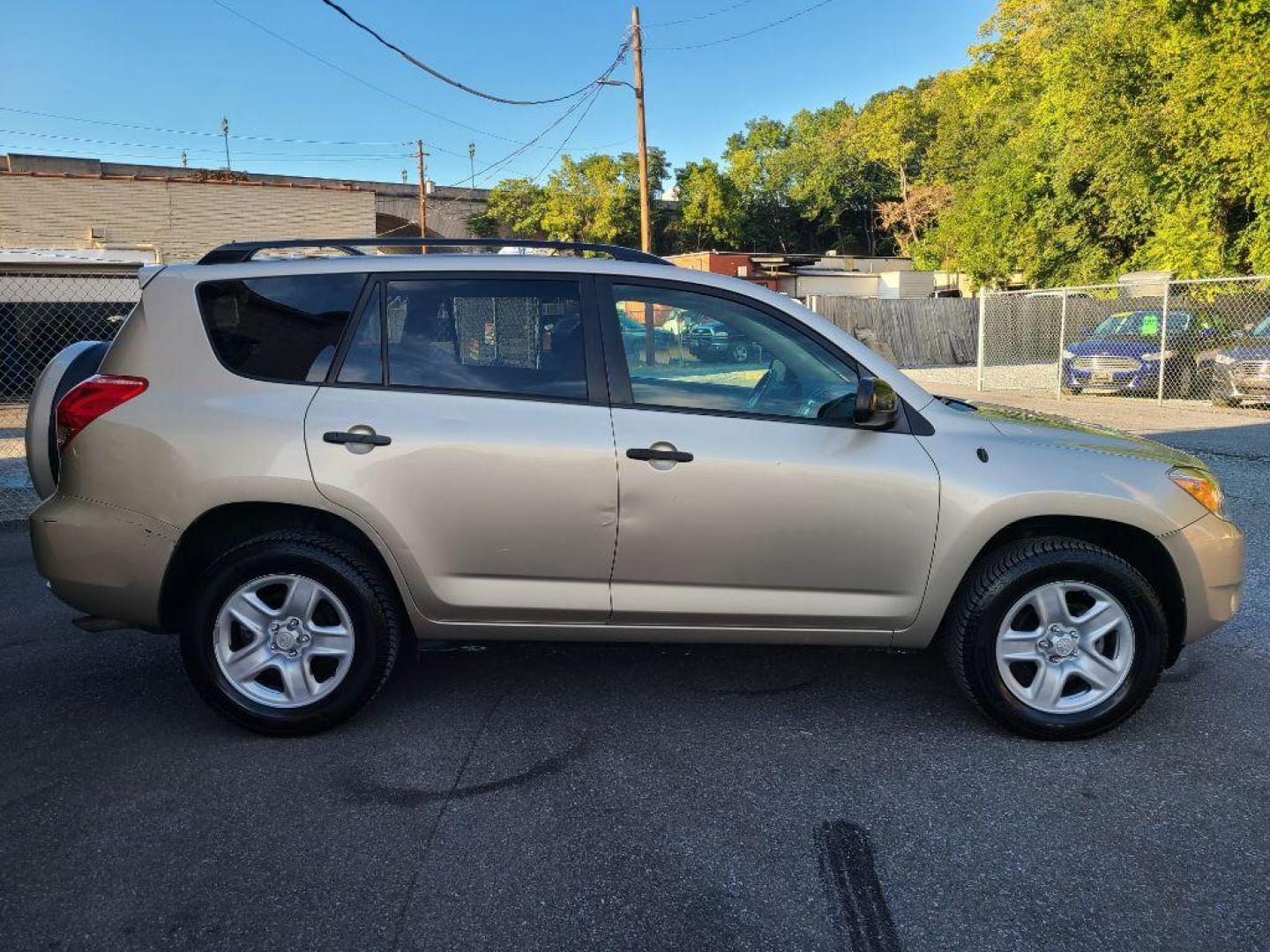 2007 BEIGE TOYOTA RAV4 4DR (JTMZD33V375) with an 2.4L engine, Automatic transmission, located at 117 North Cameron Street, Harrisburg, PA, 17101, (717) 963-8962, 40.267021, -76.875351 - WE FINANCE!!! Good Credit/ Bad Credit/ No Credit - ALL Trade-Ins Welcomed!!! ***Guaranteed Credit Approval*** APPLY ONLINE or CALL us TODAY ;) Please call us to discuss your cash and financing options. - Photo#5