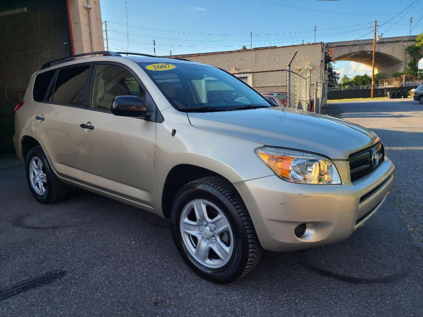 2007 BEIGE TOYOTA RAV4 4DR (JTMZD33V375) with an 2.4L engine, Automatic transmission, located at 117 North Cameron Street, Harrisburg, PA, 17101, (717) 963-8962, 40.267021, -76.875351 - WE FINANCE!!! Good Credit/ Bad Credit/ No Credit - ALL Trade-Ins Welcomed!!! ***Guaranteed Credit Approval*** APPLY ONLINE or CALL us TODAY ;) Please call us to discuss your cash and financing options. - Photo#6