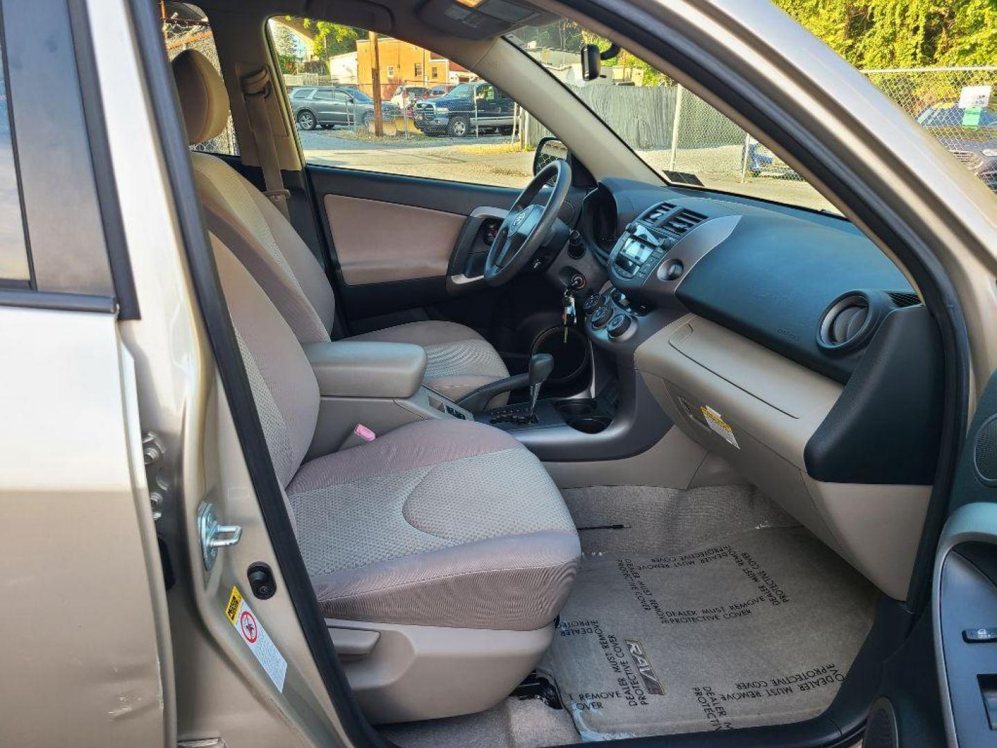 2007 BEIGE TOYOTA RAV4 4DR (JTMZD33V375) with an 2.4L engine, Automatic transmission, located at 117 North Cameron Street, Harrisburg, PA, 17101, (717) 963-8962, 40.267021, -76.875351 - WE FINANCE!!! Good Credit/ Bad Credit/ No Credit - ALL Trade-Ins Welcomed!!! ***Guaranteed Credit Approval*** APPLY ONLINE or CALL us TODAY ;) Please call us to discuss your cash and financing options. - Photo#8
