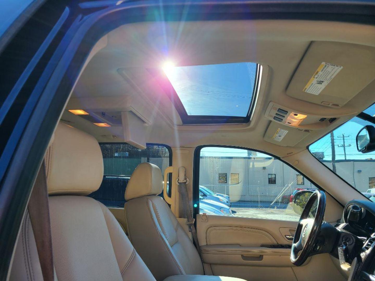 2008 BLUE CADILLAC ESCALADE ESV (1GYFK66848R) with an 6.2L engine, Automatic transmission, located at 117 North Cameron Street, Harrisburg, PA, 17101, (717) 963-8962, 40.267021, -76.875351 - WE FINANCE!!! Good Credit/ Bad Credit/ No Credit - ALL Trade-Ins Welcomed!!! ***Guaranteed Credit Approval*** APPLY ONLINE or CALL us TODAY ;) Internet Prices and Marketplace Prices are SPECIAL discounted ***CASH DEALS*** Retail Prices are higher. Please call us to discuss your cash and finan - Photo#9