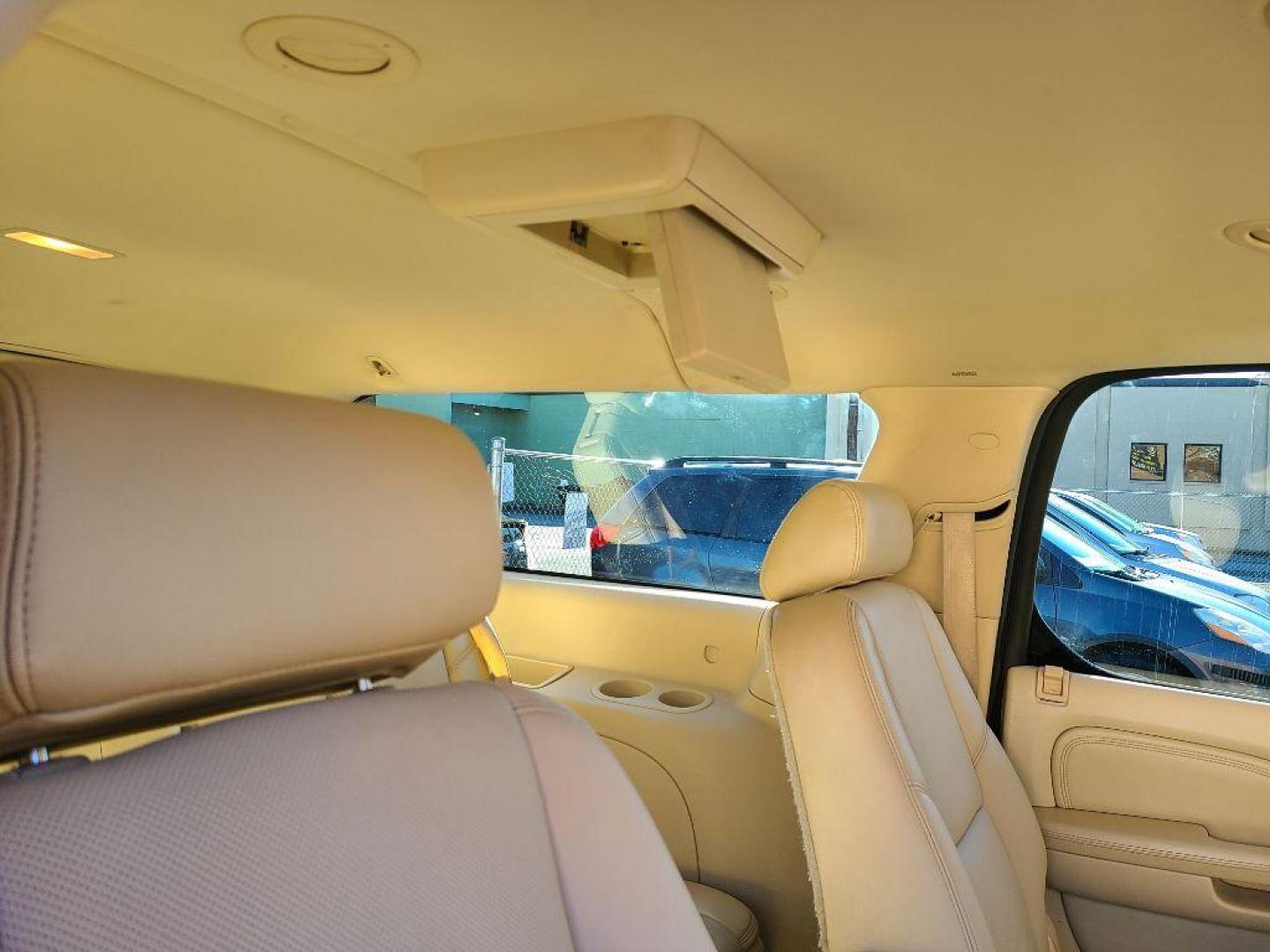 2008 BLUE CADILLAC ESCALADE ESV (1GYFK66848R) with an 6.2L engine, Automatic transmission, located at 117 North Cameron Street, Harrisburg, PA, 17101, (717) 963-8962, 40.267021, -76.875351 - WE FINANCE!!! Good Credit/ Bad Credit/ No Credit - ALL Trade-Ins Welcomed!!! ***Guaranteed Credit Approval*** APPLY ONLINE or CALL us TODAY ;) Internet Prices and Marketplace Prices are SPECIAL discounted ***CASH DEALS*** Retail Prices are higher. Please call us to discuss your cash and finan - Photo#15