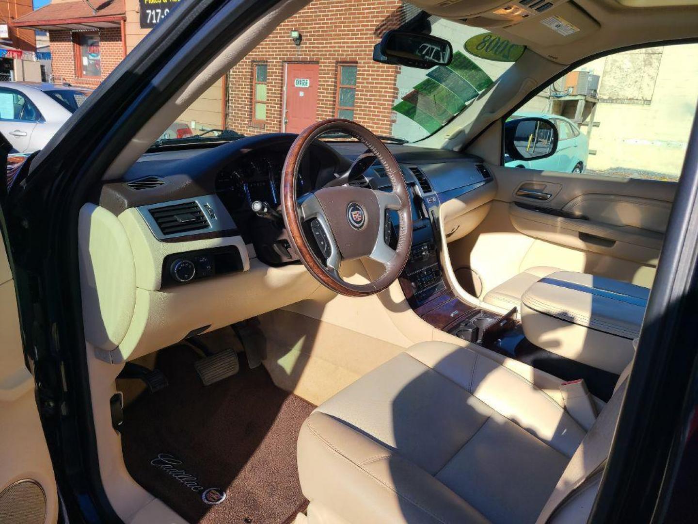 2008 BLUE CADILLAC ESCALADE ESV (1GYFK66848R) with an 6.2L engine, Automatic transmission, located at 117 North Cameron Street, Harrisburg, PA, 17101, (717) 963-8962, 40.267021, -76.875351 - WE FINANCE!!! Good Credit/ Bad Credit/ No Credit - ALL Trade-Ins Welcomed!!! ***Guaranteed Credit Approval*** APPLY ONLINE or CALL us TODAY ;) Internet Prices and Marketplace Prices are SPECIAL discounted ***CASH DEALS*** Retail Prices are higher. Please call us to discuss your cash and finan - Photo#22