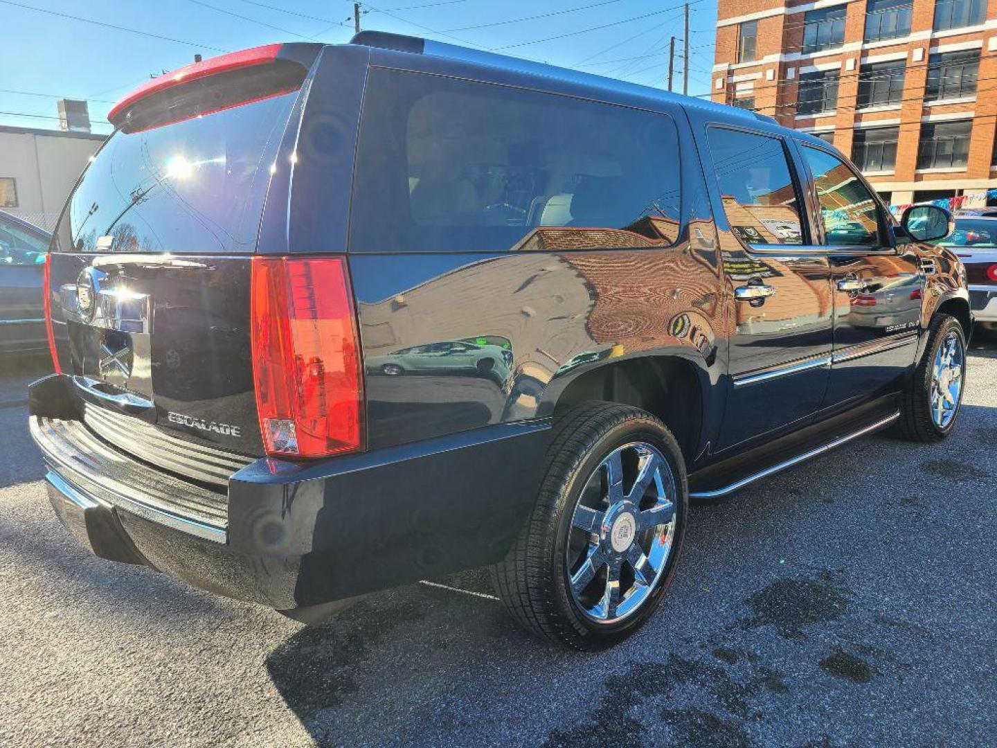 2008 BLUE CADILLAC ESCALADE ESV (1GYFK66848R) with an 6.2L engine, Automatic transmission, located at 117 North Cameron Street, Harrisburg, PA, 17101, (717) 963-8962, 40.267021, -76.875351 - WE FINANCE!!! Good Credit/ Bad Credit/ No Credit - ALL Trade-Ins Welcomed!!! ***Guaranteed Credit Approval*** APPLY ONLINE or CALL us TODAY ;) Internet Prices and Marketplace Prices are SPECIAL discounted ***CASH DEALS*** Retail Prices are higher. Please call us to discuss your cash and finan - Photo#4