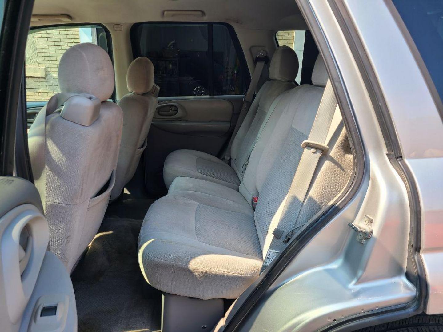 2008 SILVER CHEVROLET TRAILBLAZER LS (1GNDT13S982) with an 4.2L engine, Automatic transmission, located at 117 North Cameron Street, Harrisburg, PA, 17101, (717) 963-8962, 40.267021, -76.875351 - WE FINANCE!!! Good Credit/ Bad Credit/ No Credit - ALL Trade-Ins Welcomed!!! ***Guaranteed Credit Approval*** APPLY ONLINE or CALL us TODAY ;) Internet Prices and Marketplace Prices are SPECIAL discounted ***CASH DEALS*** Retail Prices are higher. Please call us to discuss your cash and finan - Photo#12