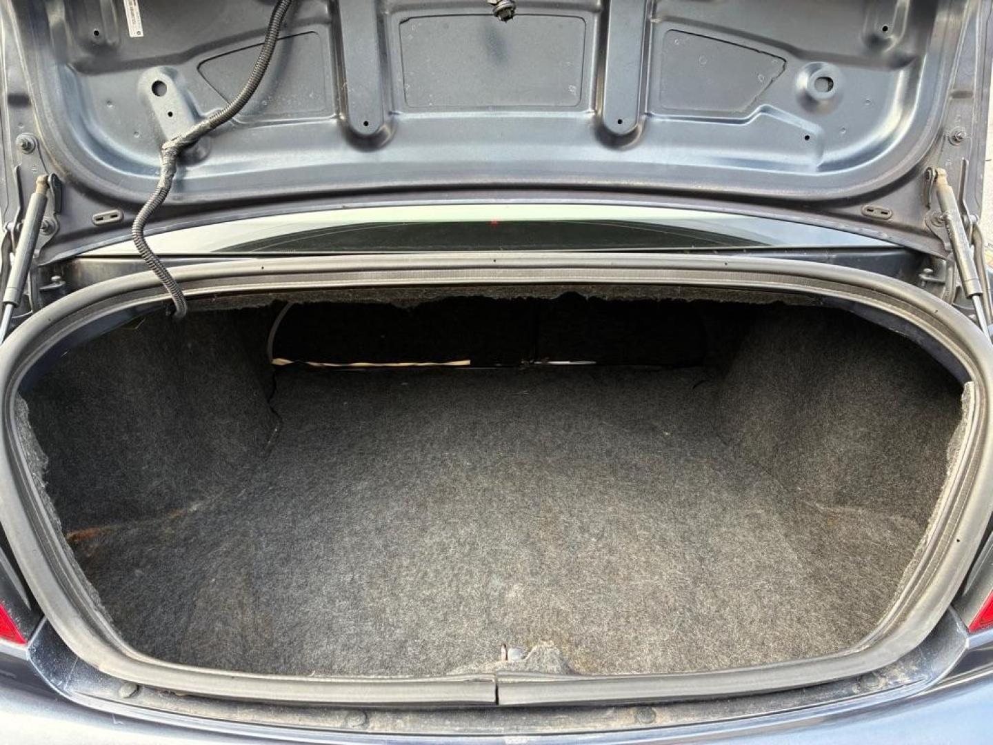 2008 BLUE CHRYSLER SEBRING LX (1C3LC46R58N) with an 2.7L engine, Automatic transmission, located at 117 North Cameron Street, Harrisburg, PA, 17101, (717) 963-8962, 40.267021, -76.875351 - WE FINANCE!!! Good Credit/ Challenged Credit/ No Credit - ALL Trade-Ins Welcomed!!! APPLY ONLINE or CALL us TODAY ;) Please call us to discuss your cash and/or financing options. - Photo#10