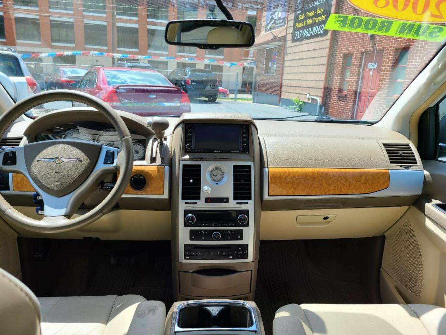 2008 WHITE CHRYSLER TOWN and COUNTRY LIMITED (2A8HR64X88R) with an 4.0L engine, Automatic transmission, located at 117 North Cameron Street, Harrisburg, PA, 17101, (717) 963-8962, 40.267021, -76.875351 - WE FINANCE!!! Good Credit/ Bad Credit/ No Credit - ALL Trade-Ins Welcomed!!! ***Guaranteed Credit Approval*** APPLY ONLINE or CALL us TODAY ;) Internet Prices and Marketplace Prices are SPECIAL discounted ***CASH DEALS*** Retail Prices are higher. Please call us to discuss your cash and finan - Photo#9