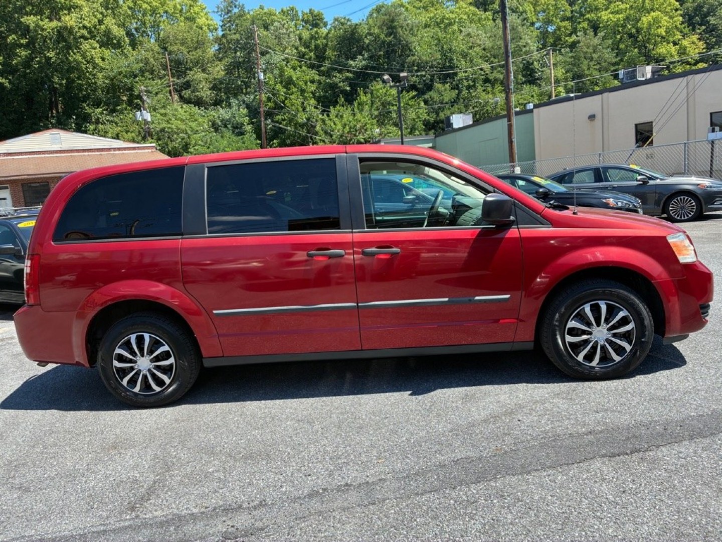 2008 RED DODGE GRAND CARAVAN SE (1D8HN44HX8B) with an 3.3L engine, Automatic transmission, located at 117 North Cameron Street, Harrisburg, PA, 17101, (717) 963-8962, 40.267021, -76.875351 - WE FINANCE!!! MOST vehicles are available for financing. Good Credit/ Challenged Credit/ No Credit - ALL Trade-Ins Welcomed!!! APPLY ONLINE or CALL us TODAY Please call us to discuss your cash and/or financing options. Thanks for checking our inventory! We're here to help.- Photo#6