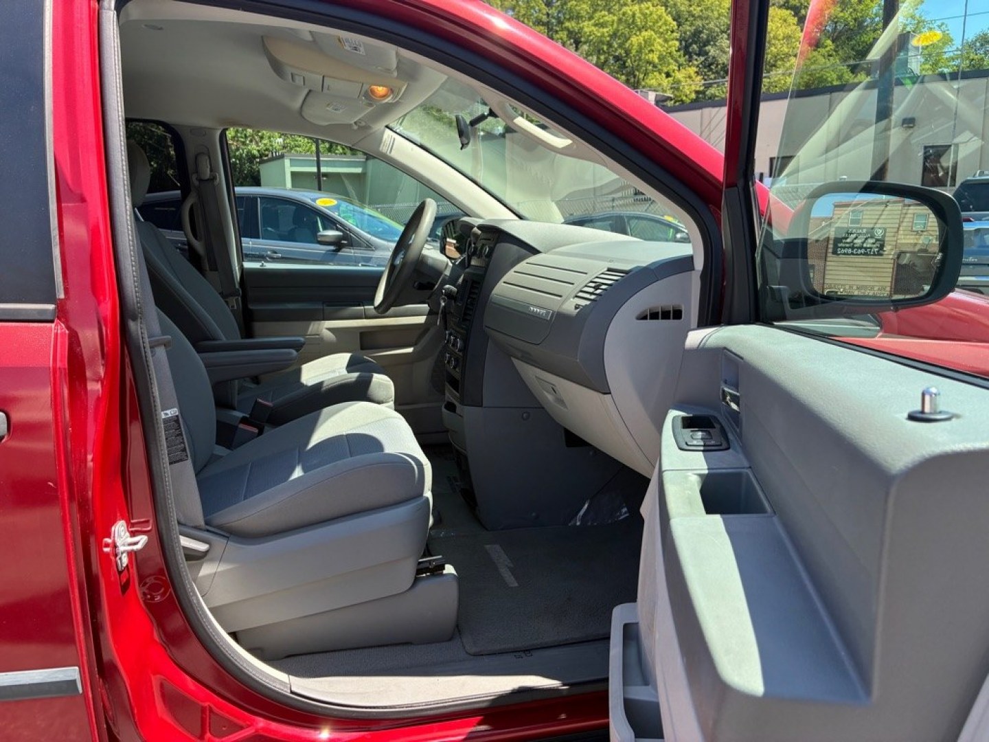 2008 RED DODGE GRAND CARAVAN SE (1D8HN44HX8B) with an 3.3L engine, Automatic transmission, located at 117 North Cameron Street, Harrisburg, PA, 17101, (717) 963-8962, 40.267021, -76.875351 - WE FINANCE!!! MOST vehicles are available for financing. Good Credit/ Challenged Credit/ No Credit - ALL Trade-Ins Welcomed!!! APPLY ONLINE or CALL us TODAY Please call us to discuss your cash and/or financing options. Thanks for checking our inventory! We're here to help.- Photo#9
