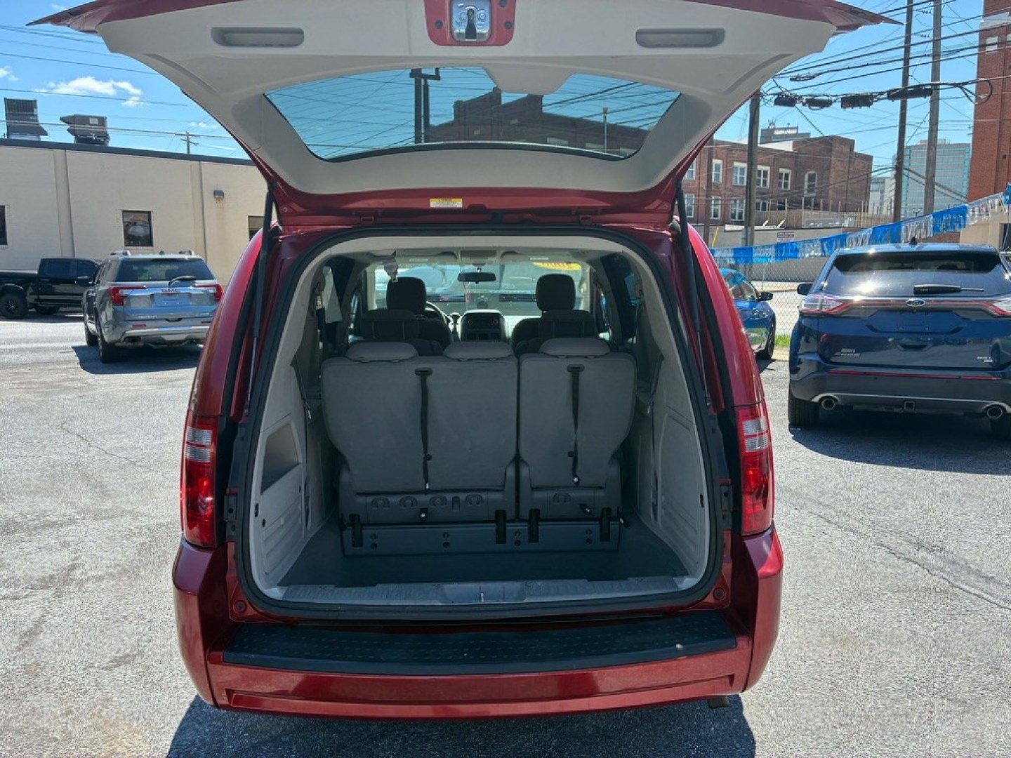 2008 RED DODGE GRAND CARAVAN SE (1D8HN44HX8B) with an 3.3L engine, Automatic transmission, located at 117 North Cameron Street, Harrisburg, PA, 17101, (717) 963-8962, 40.267021, -76.875351 - WE FINANCE!!! MOST vehicles are available for financing. Good Credit/ Challenged Credit/ No Credit - ALL Trade-Ins Welcomed!!! APPLY ONLINE or CALL us TODAY Please call us to discuss your cash and/or financing options. Thanks for checking our inventory! We're here to help.- Photo#12