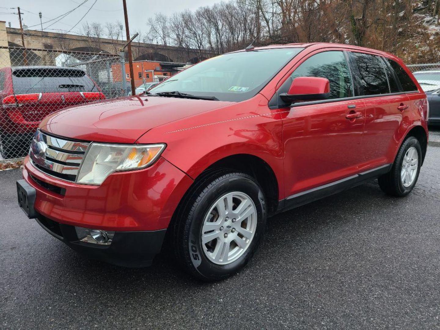 2008 RED FORD EDGE SEL (2FMDK48C08B) with an 3.5L engine, Automatic transmission, located at 117 North Cameron Street, Harrisburg, PA, 17101, (717) 963-8962, 40.267021, -76.875351 - WE FINANCE!!! Good Credit/ Bad Credit/ No Credit - ALL Trade-Ins Welcomed!!! ***Guaranteed Credit Approval*** APPLY ONLINE or CALL us TODAY ;) Internet Prices and Marketplace Prices are SPECIAL discounted ***CASH DEALS*** Retail Prices are higher. Please call us to discuss your cash and finan - Photo#0