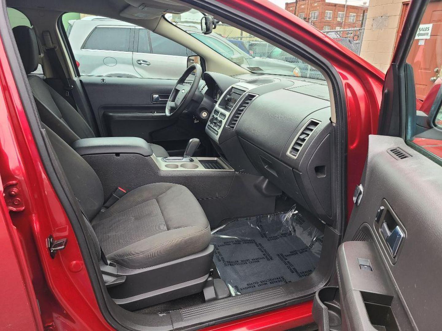 2008 RED FORD EDGE SEL (2FMDK48C08B) with an 3.5L engine, Automatic transmission, located at 117 North Cameron Street, Harrisburg, PA, 17101, (717) 963-8962, 40.267021, -76.875351 - WE FINANCE!!! Good Credit/ Bad Credit/ No Credit - ALL Trade-Ins Welcomed!!! ***Guaranteed Credit Approval*** APPLY ONLINE or CALL us TODAY ;) Internet Prices and Marketplace Prices are SPECIAL discounted ***CASH DEALS*** Retail Prices are higher. Please call us to discuss your cash and finan - Photo#9