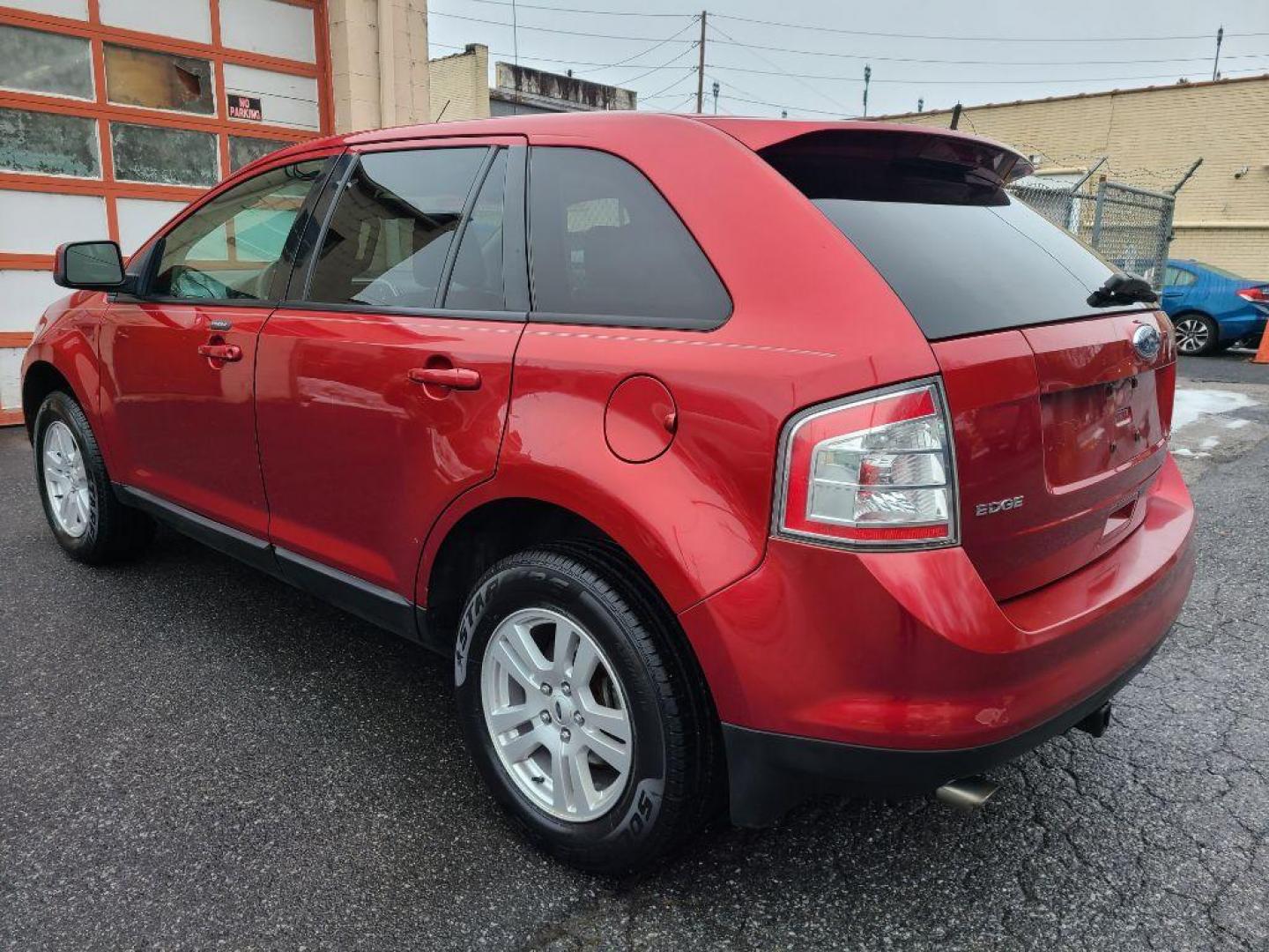 2008 RED FORD EDGE SEL (2FMDK48C08B) with an 3.5L engine, Automatic transmission, located at 117 North Cameron Street, Harrisburg, PA, 17101, (717) 963-8962, 40.267021, -76.875351 - WE FINANCE!!! Good Credit/ Bad Credit/ No Credit - ALL Trade-Ins Welcomed!!! ***Guaranteed Credit Approval*** APPLY ONLINE or CALL us TODAY ;) Internet Prices and Marketplace Prices are SPECIAL discounted ***CASH DEALS*** Retail Prices are higher. Please call us to discuss your cash and finan - Photo#2
