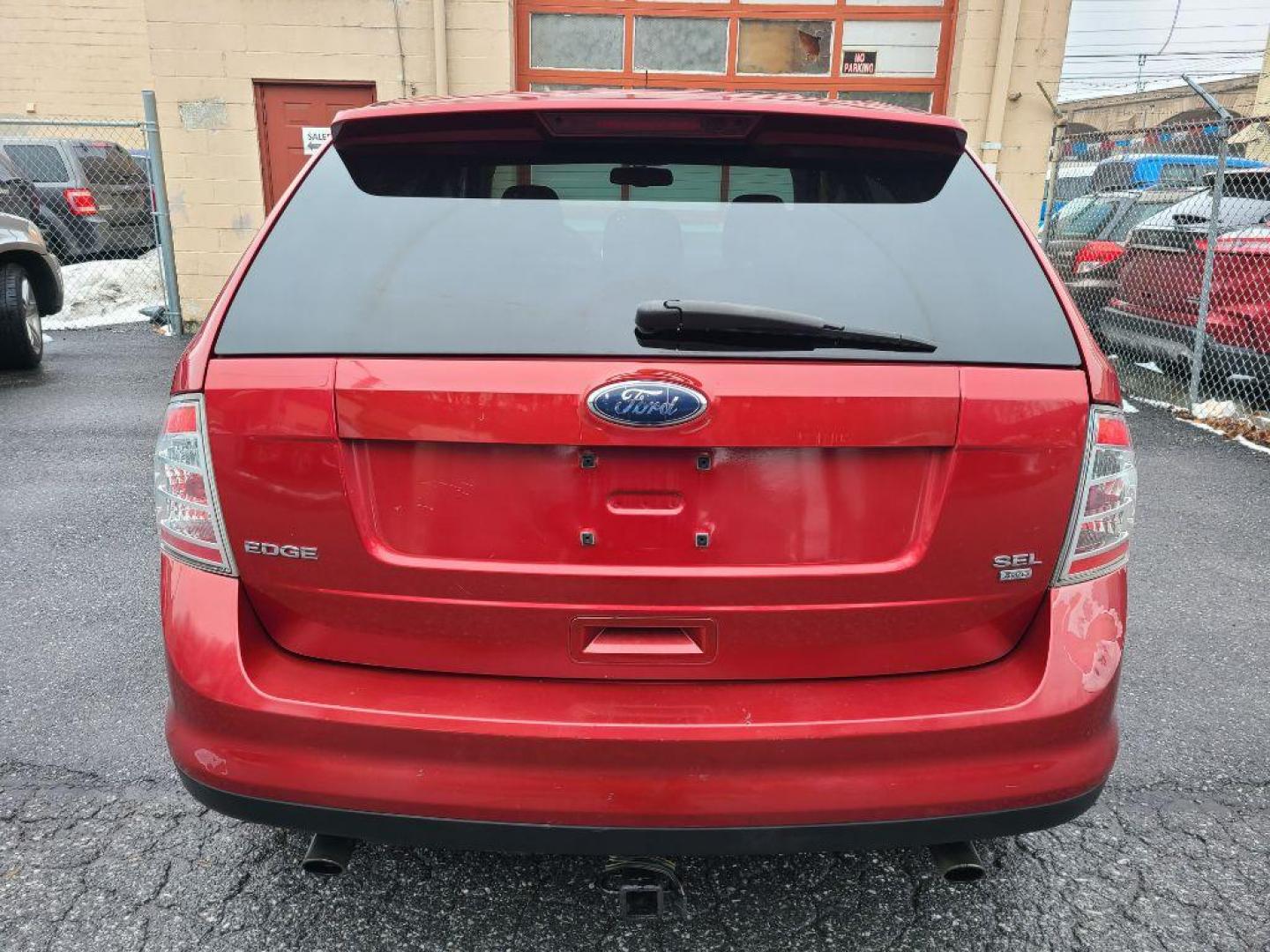 2008 RED FORD EDGE SEL (2FMDK48C08B) with an 3.5L engine, Automatic transmission, located at 117 North Cameron Street, Harrisburg, PA, 17101, (717) 963-8962, 40.267021, -76.875351 - WE FINANCE!!! Good Credit/ Bad Credit/ No Credit - ALL Trade-Ins Welcomed!!! ***Guaranteed Credit Approval*** APPLY ONLINE or CALL us TODAY ;) Internet Prices and Marketplace Prices are SPECIAL discounted ***CASH DEALS*** Retail Prices are higher. Please call us to discuss your cash and finan - Photo#3