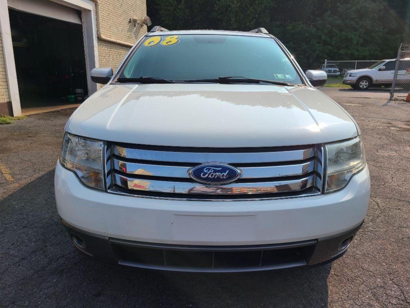 2008 WHITE FORD TAURUS X SEL (1FMDK05W08G) with an 3.5L engine, Automatic transmission, located at 117 North Cameron Street, Harrisburg, PA, 17101, (717) 963-8962, 40.267021, -76.875351 - WE FINANCE!!! Good Credit/ Bad Credit/ No Credit - ALL Trade-Ins Welcomed!!! ***Guaranteed Credit Approval*** APPLY ONLINE or CALL us TODAY ;) Internet Prices and Marketplace Prices are SPECIAL discounted ***CASH DEALS*** Retail Prices are higher. Please call us to discuss your cash and finan - Photo#7