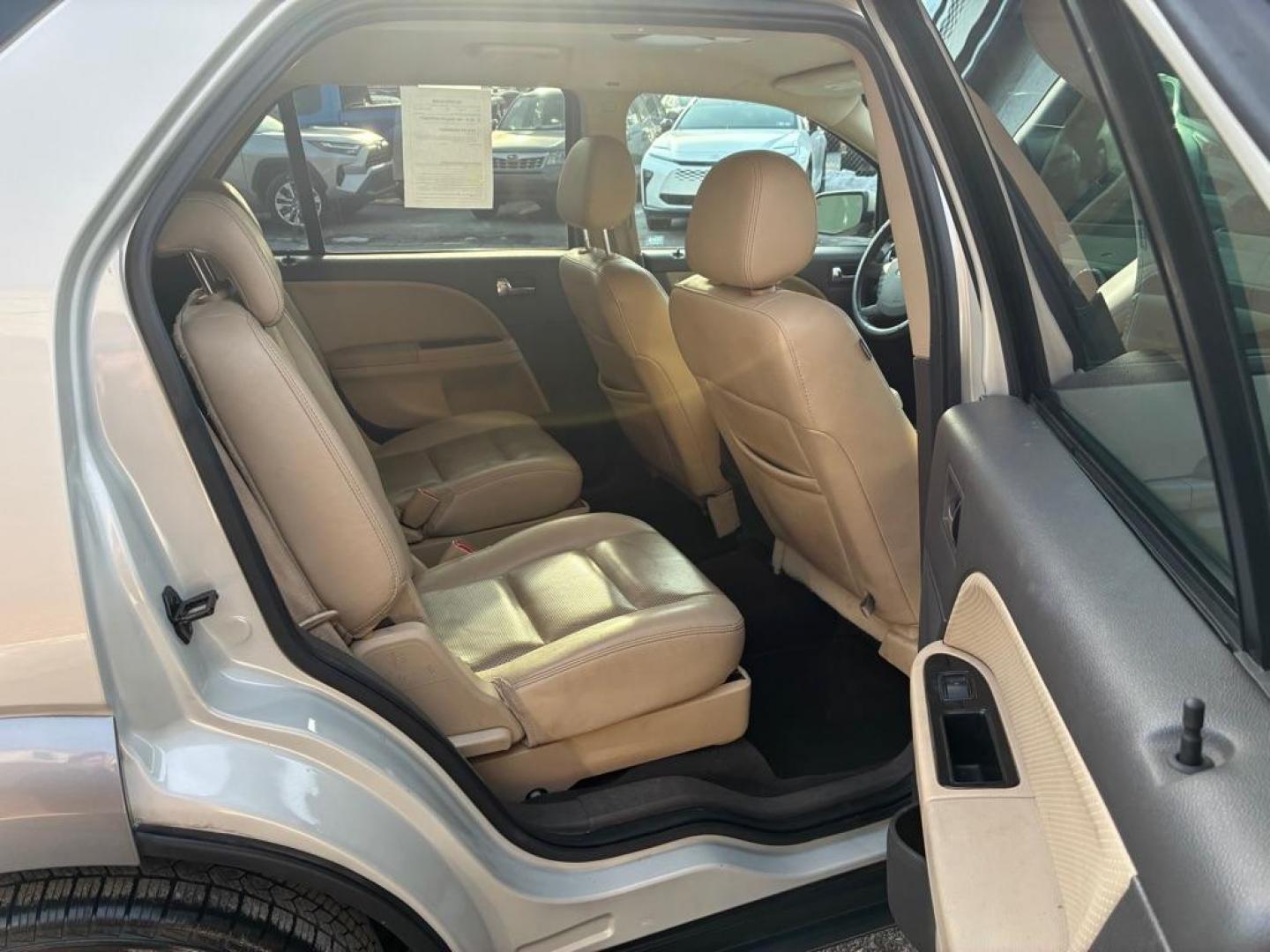 2008 GRAY FORD TAURUS X SEL (1FMDK05W38G) with an 3.5L engine, Automatic transmission, located at 117 North Cameron Street, Harrisburg, PA, 17101, (717) 963-8962, 40.267021, -76.875351 - WE FINANCE!!! Good Credit/ Challenged Credit/ No Credit - ALL Trade-Ins Welcomed!!! APPLY ONLINE or CALL us TODAY ;) Please call us to discuss your cash and/or financing options. - Photo#9