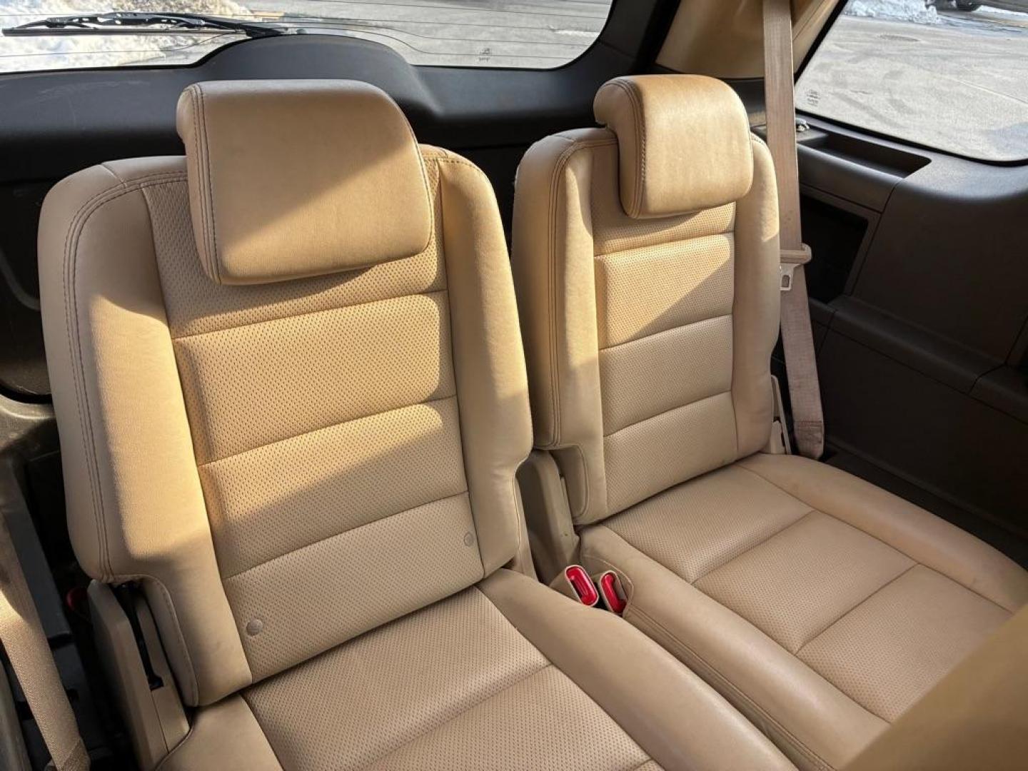 2008 GRAY FORD TAURUS X SEL (1FMDK05W38G) with an 3.5L engine, Automatic transmission, located at 117 North Cameron Street, Harrisburg, PA, 17101, (717) 963-8962, 40.267021, -76.875351 - WE FINANCE!!! Good Credit/ Challenged Credit/ No Credit - ALL Trade-Ins Welcomed!!! APPLY ONLINE or CALL us TODAY ;) Please call us to discuss your cash and/or financing options. - Photo#10