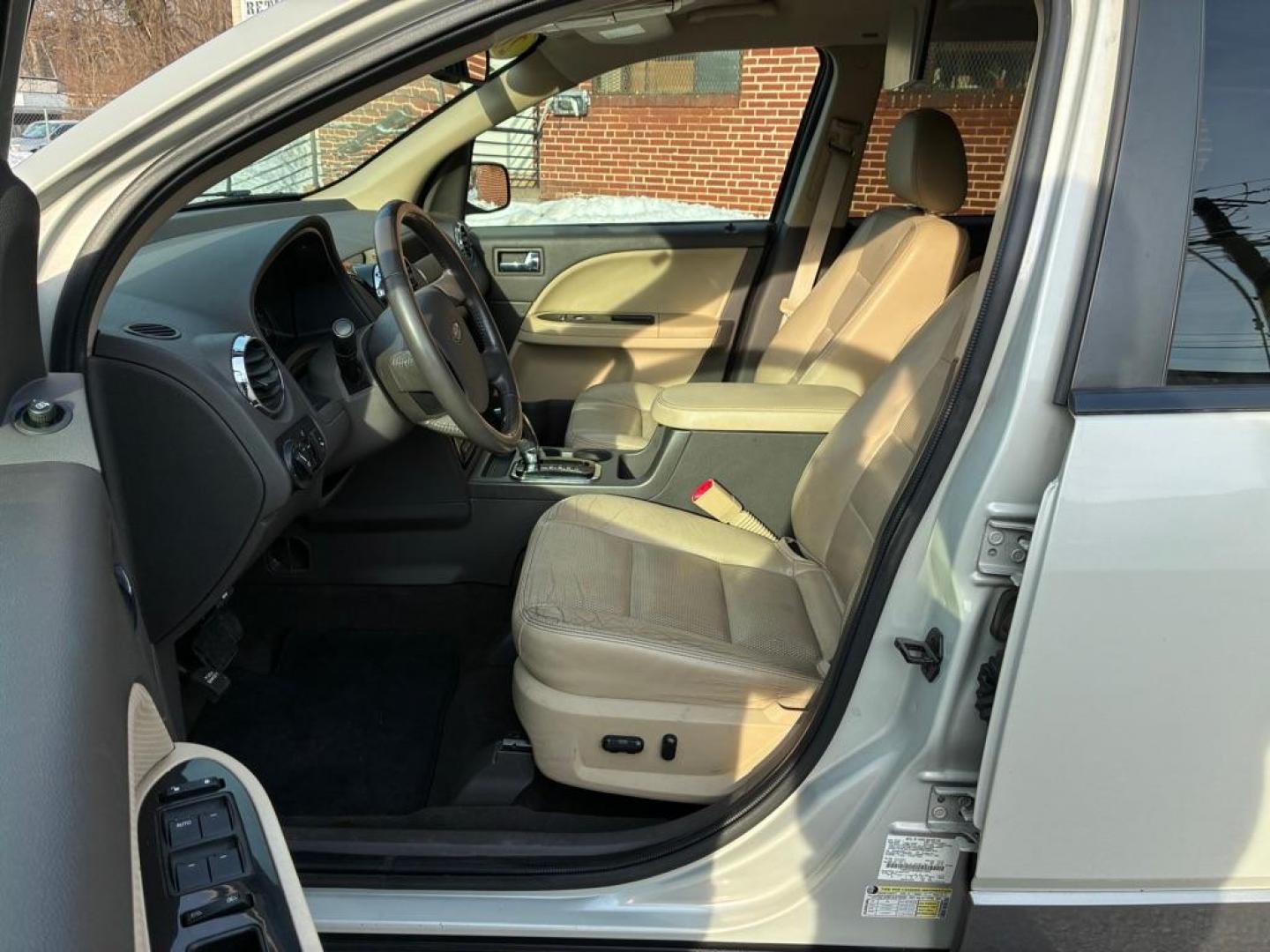 2008 GRAY FORD TAURUS X SEL (1FMDK05W38G) with an 3.5L engine, Automatic transmission, located at 117 North Cameron Street, Harrisburg, PA, 17101, (717) 963-8962, 40.267021, -76.875351 - WE FINANCE!!! Good Credit/ Challenged Credit/ No Credit - ALL Trade-Ins Welcomed!!! APPLY ONLINE or CALL us TODAY ;) Please call us to discuss your cash and/or financing options. - Photo#15